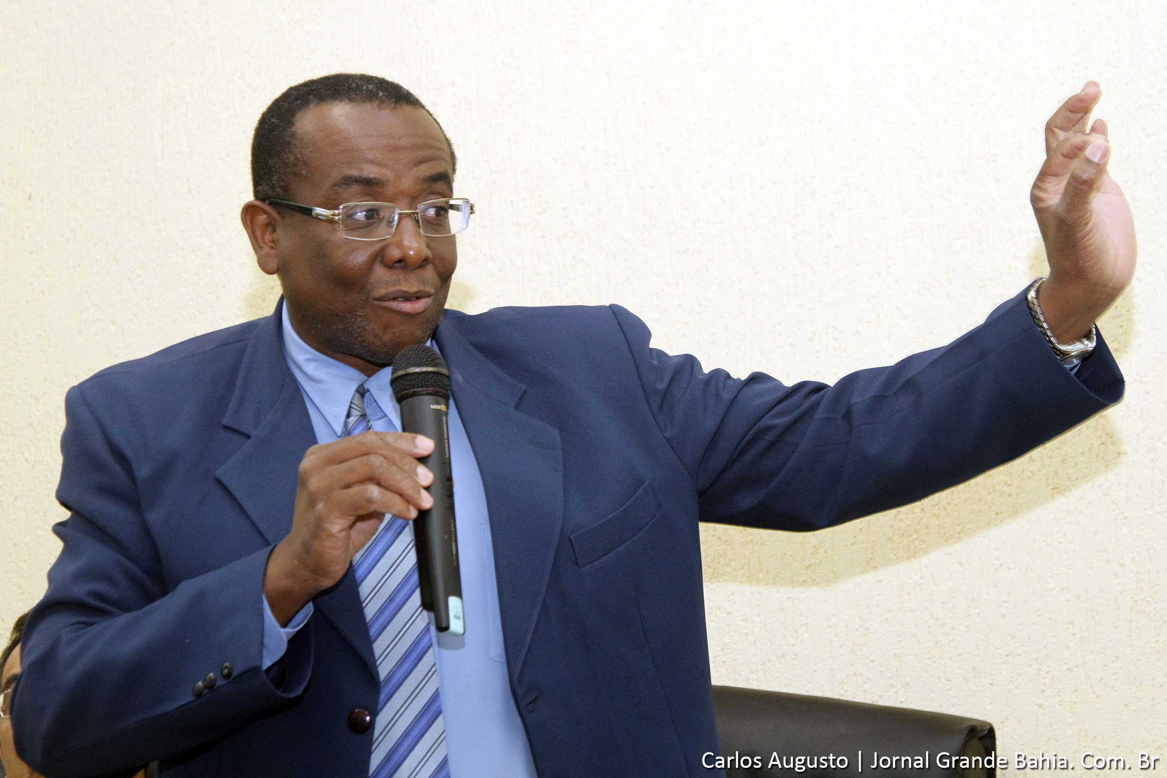 Presidente da Câmara de Feira de Santana recebeu pauta de reivindicações dos manifestantes