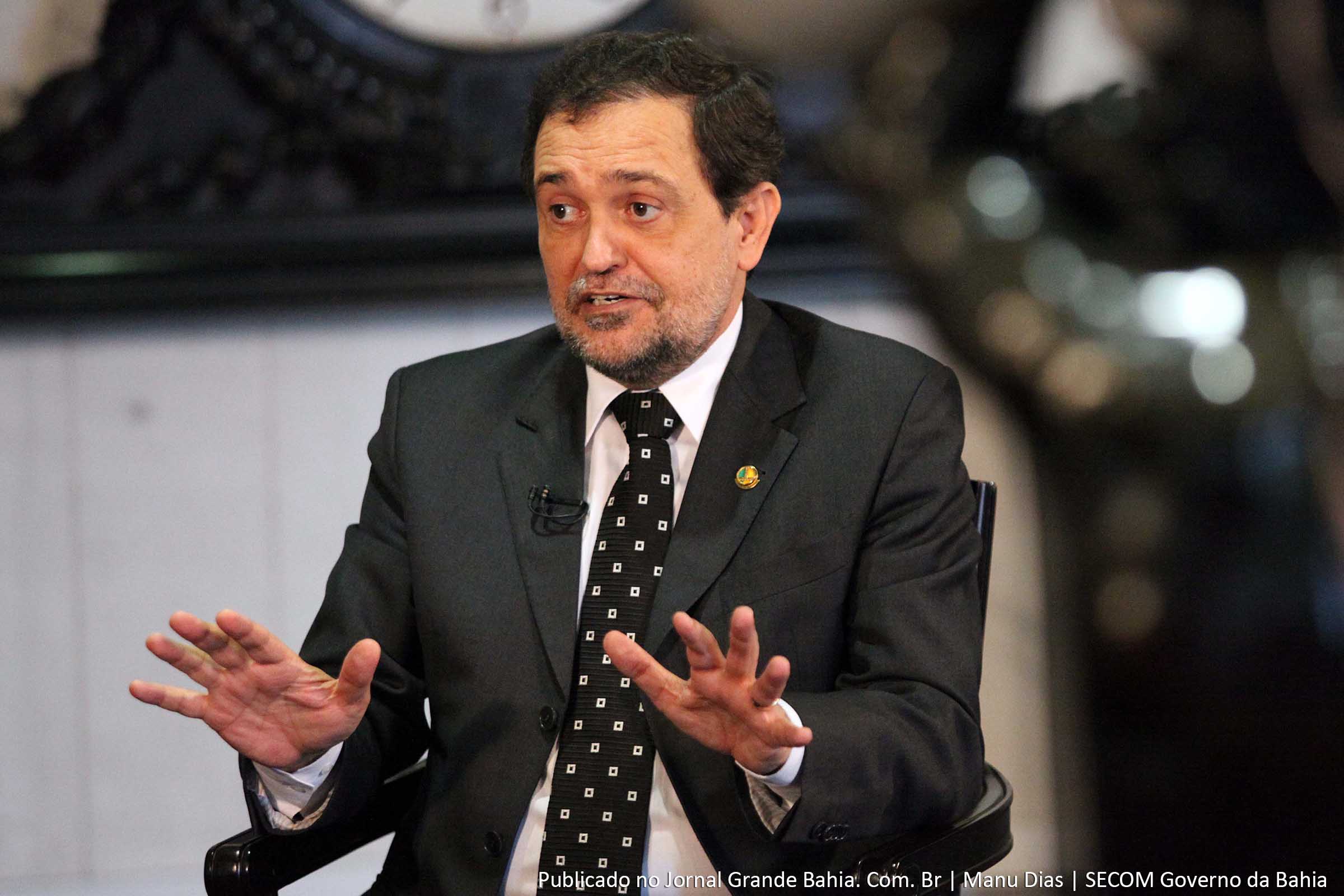 Walter Pinheiro: "Acesso à internet tem que ser direito, não pode ser favor"