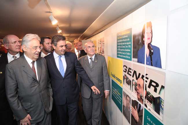 Lideranças do PSDB participam de evento que marca 25 anos de fundação do partido.