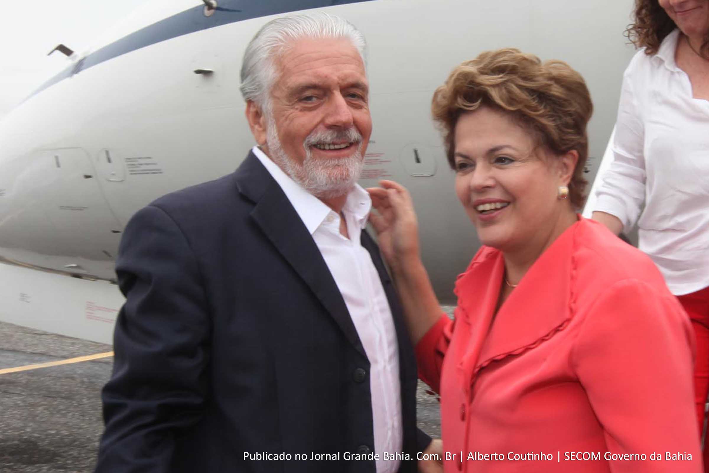Presidenta Dilma participa do lançamento do Plano Safra do Semiárido e entrega de retroescavadeiras e motoniveladoras para 269 municípios baianos.