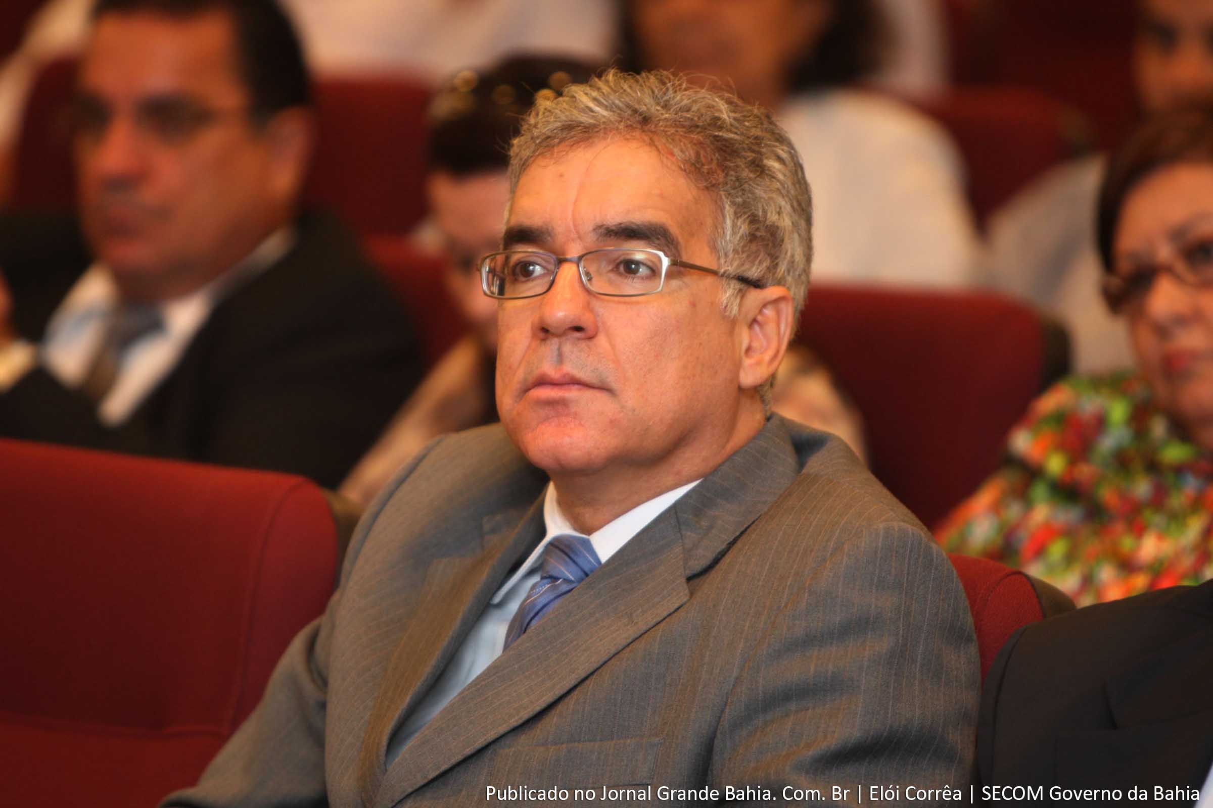 Deputado Zé Neto critica administração do prefeito José Ronaldo e diz que vereadores feirenses que votarem no aumento da taxa de iluminação pública estão contra o povo