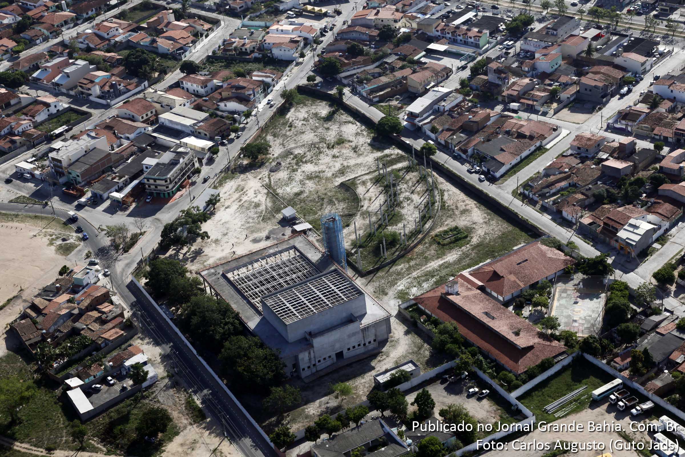 Obras do Centro de Convenções de Feira de Santana serão aceleradas nos próximos 15 dias, promete Governo Wagner