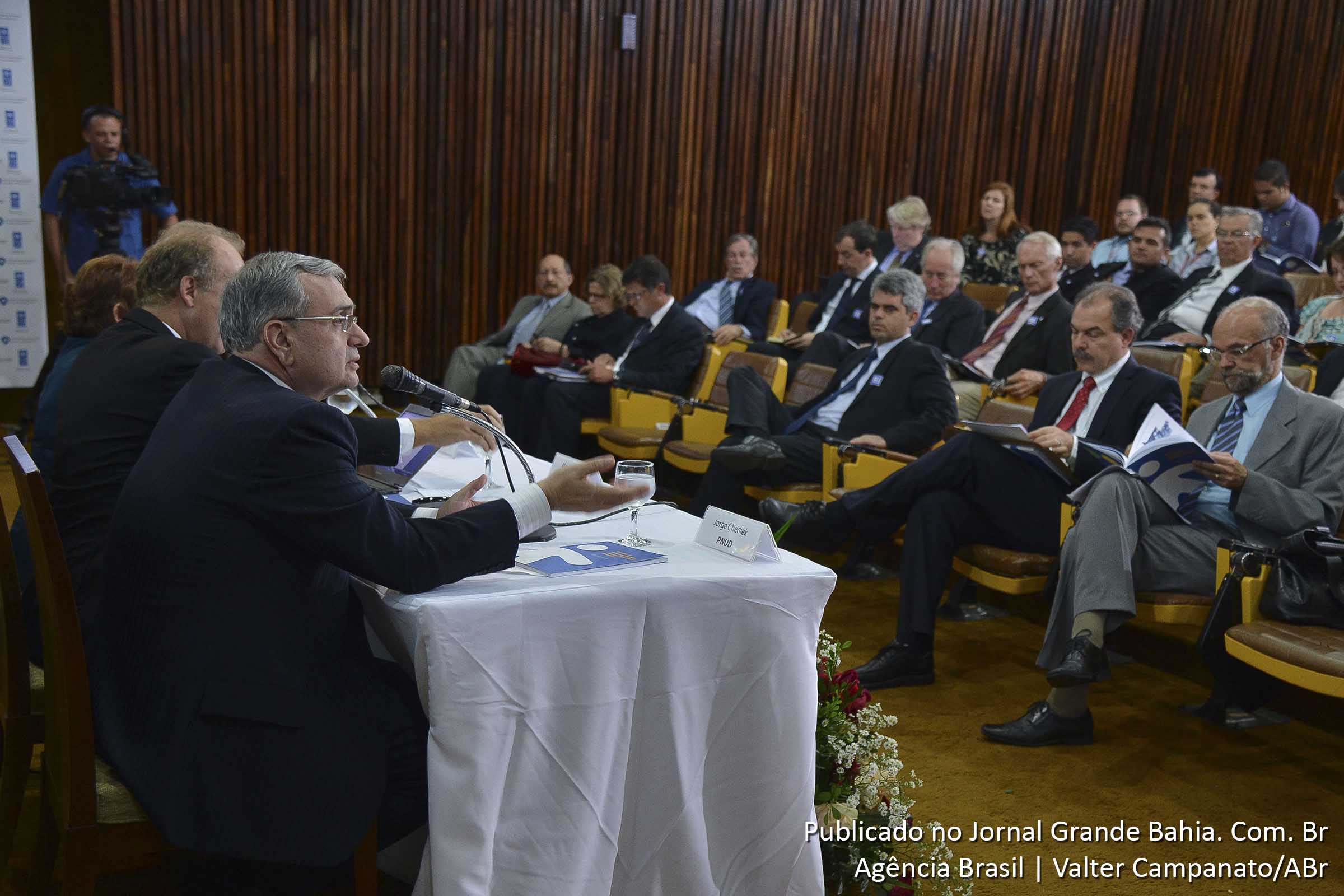 Lançamento do Atlas do Desenvolvimento Humano Brasil 2013, elaborado pelo Programa das Nações Unidas para o Desenvolvimento (Pnud), em parceria com o Instituto de Pesquisa Econômica e Aplicada (Ipea) e a Fundação João Pinheiro. Na foto, o representante do PNUD no Brasil, Jorge Chediek, o presidente do Ipea e ministro interino da Secretaria de Assuntos Estratégicos, Marcelo Neri, e a presidente da Fundação João Pinheiro, Marilena Chaves.