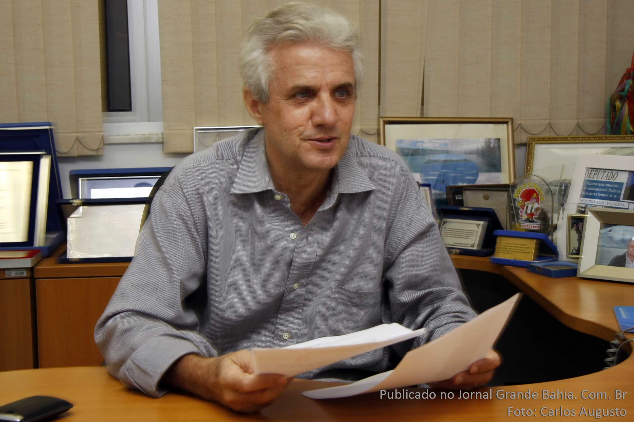 Carlos Gaban: "Como pode o Tribunal de Contas aprovar as contas do Estado? A Bahia executou apenas 35% da meta física do orçamento no primeiro semestre deste ano, e o grupo de despesa classificado como investimento foi de apenas 7,7% da dotação. O Estado está quebrado, tem que reconhecer".