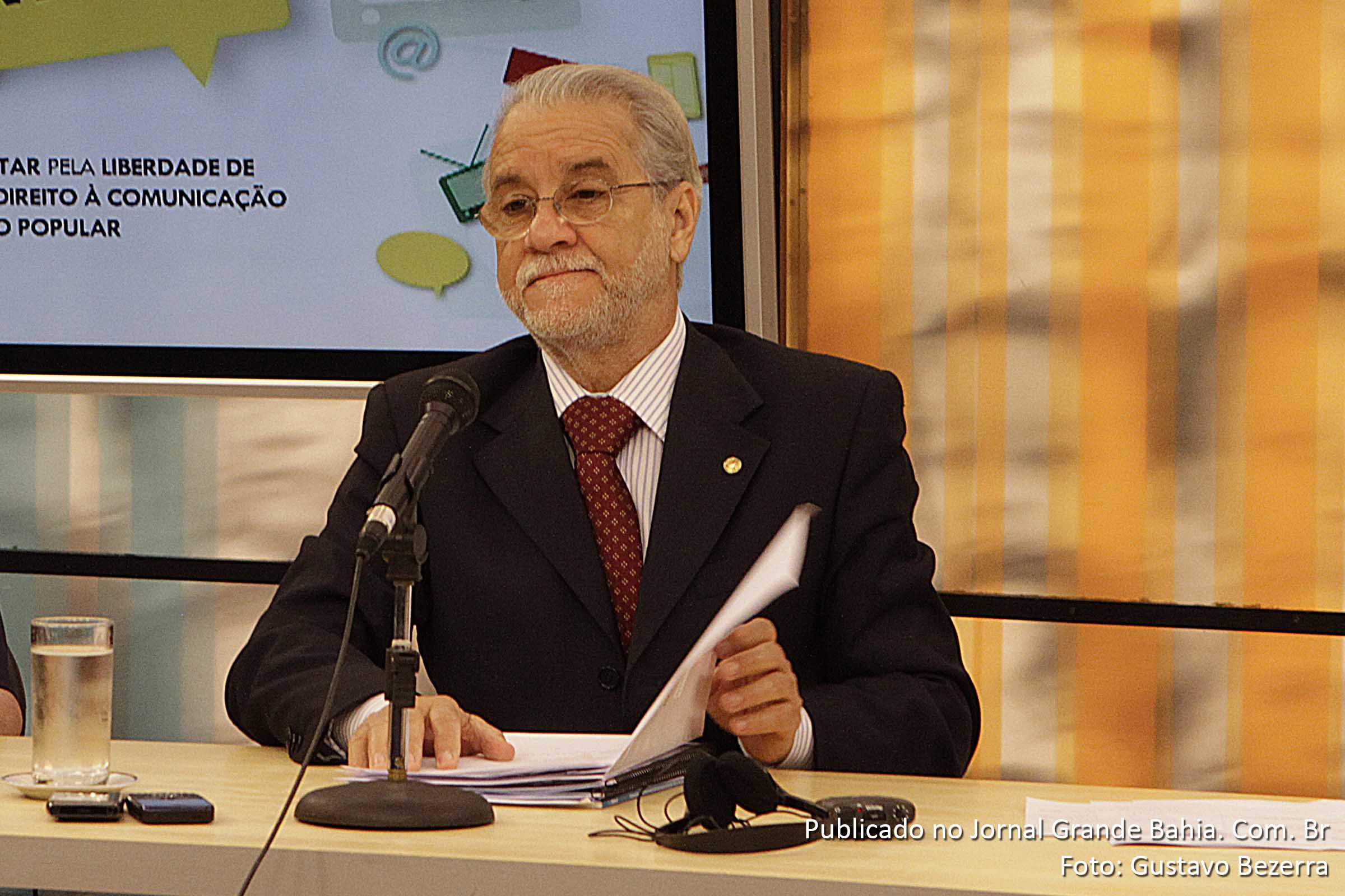 Emiliano José tem direitos restabelecidos.