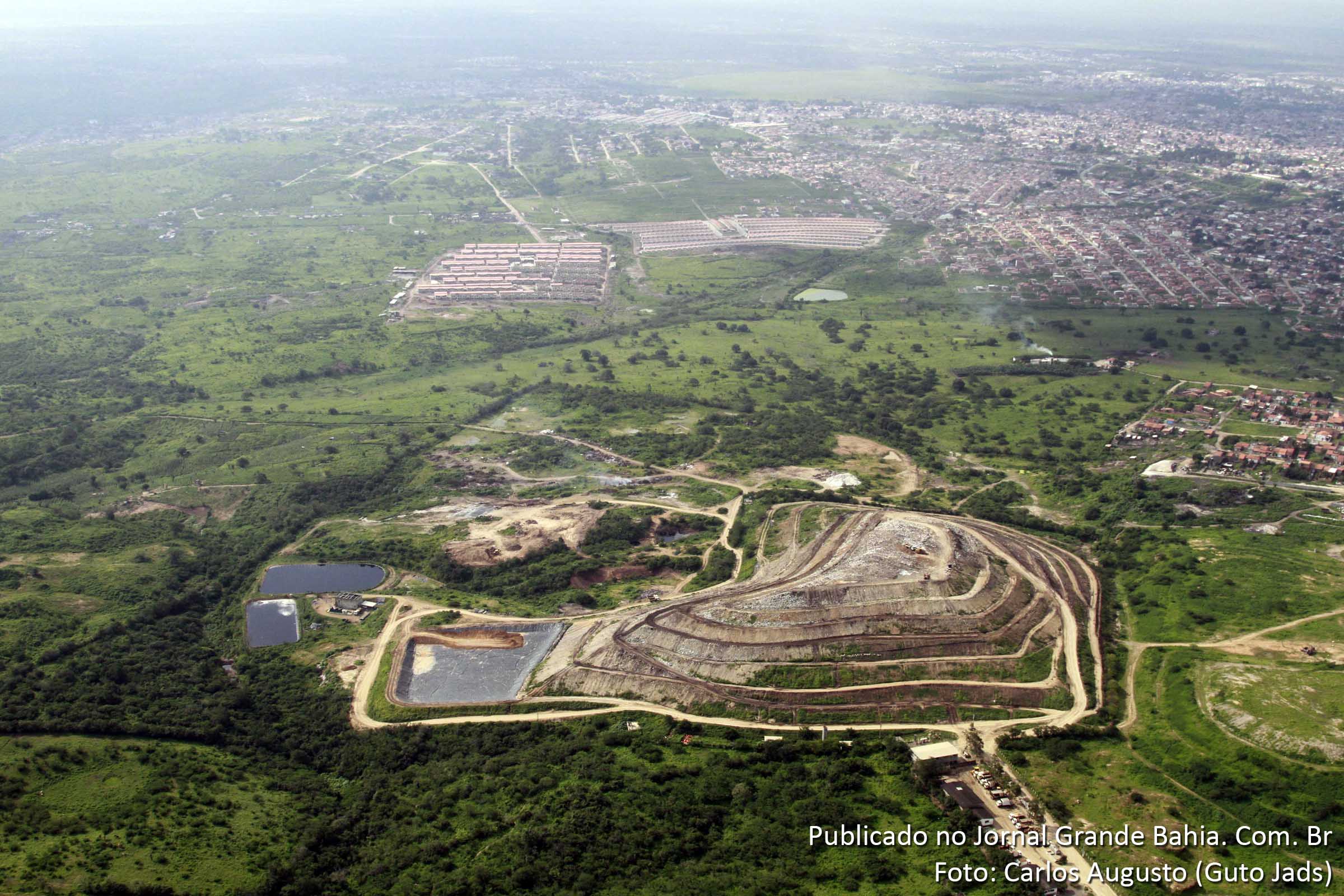 Vista aérea do aterro da Qualix/Sustentare. Empresa responde a processos por crimes ambientais. (Carlos Augusto | Jornal Grande Bahia)
