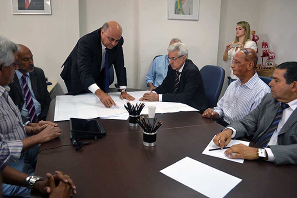 Deputado Carlos Gaban debate construção de presídio em Teodoro Sampaio