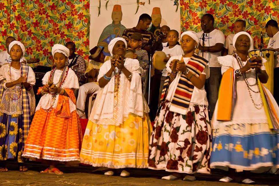 Samba de Dona Dalva no 8º Caruru dos 7 Poetas.
