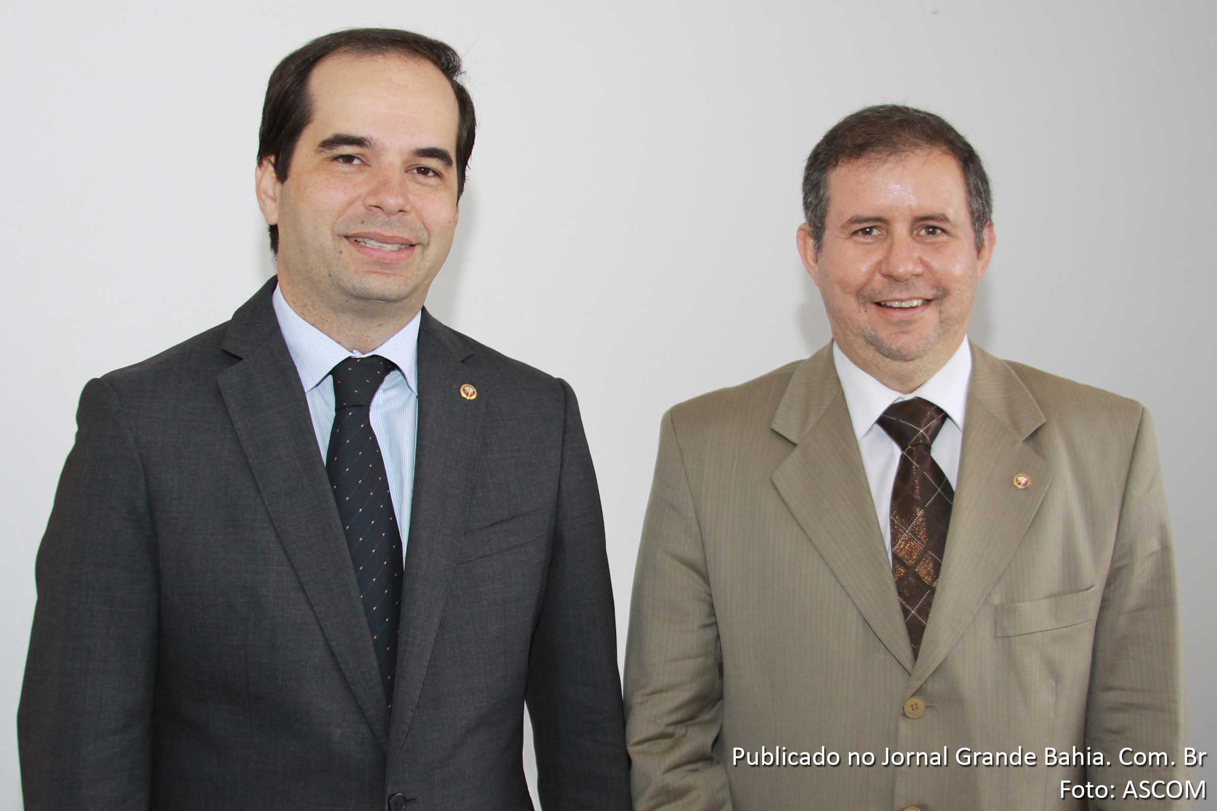 Alberto Balazeiro e Jairo Sento-Sé. Balazeiro assume como procurador-chefe.