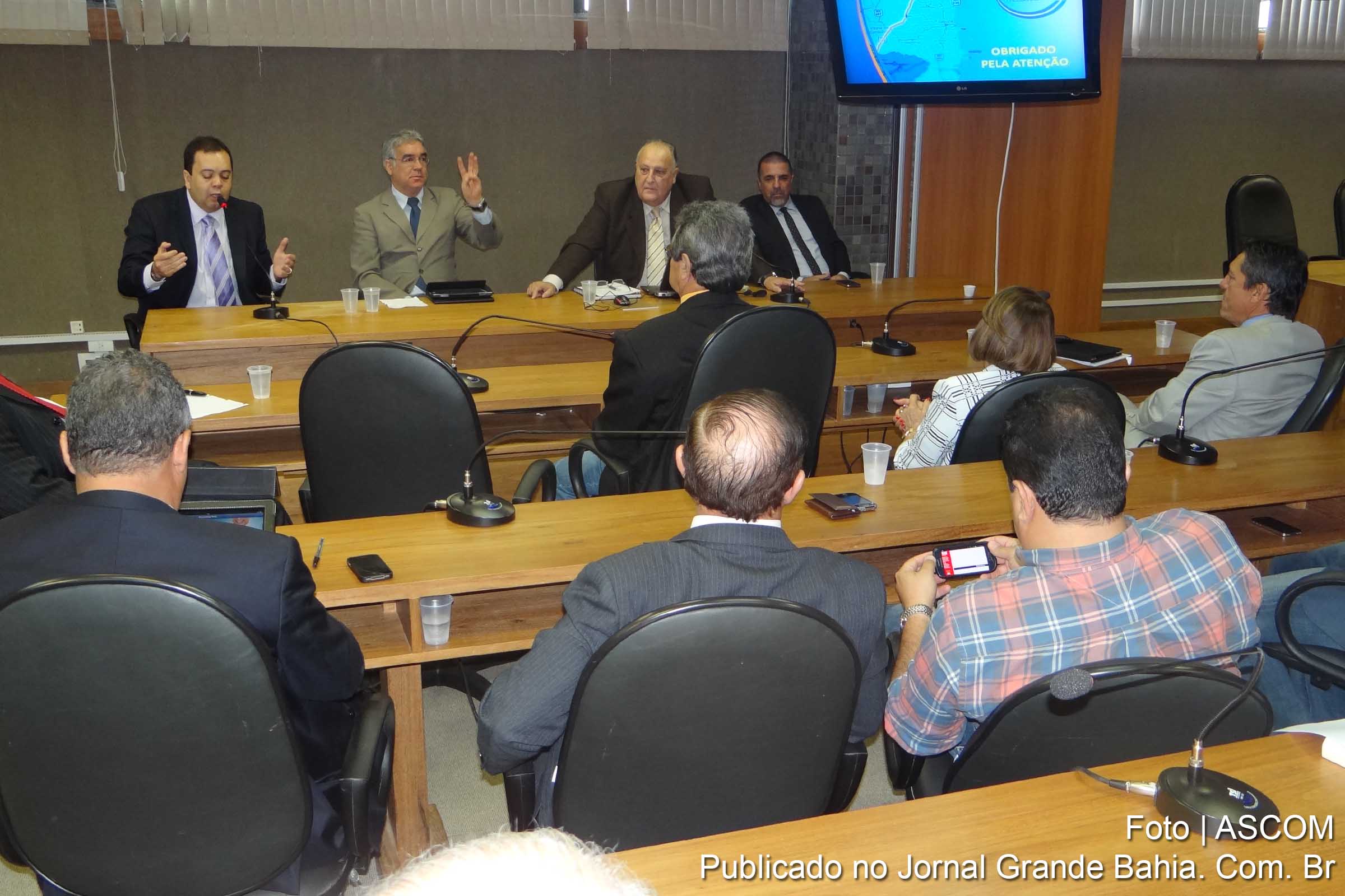 Deputados estimam prazo de 15 dias para VIABAHIA apresentar plano para resolver queixas da população