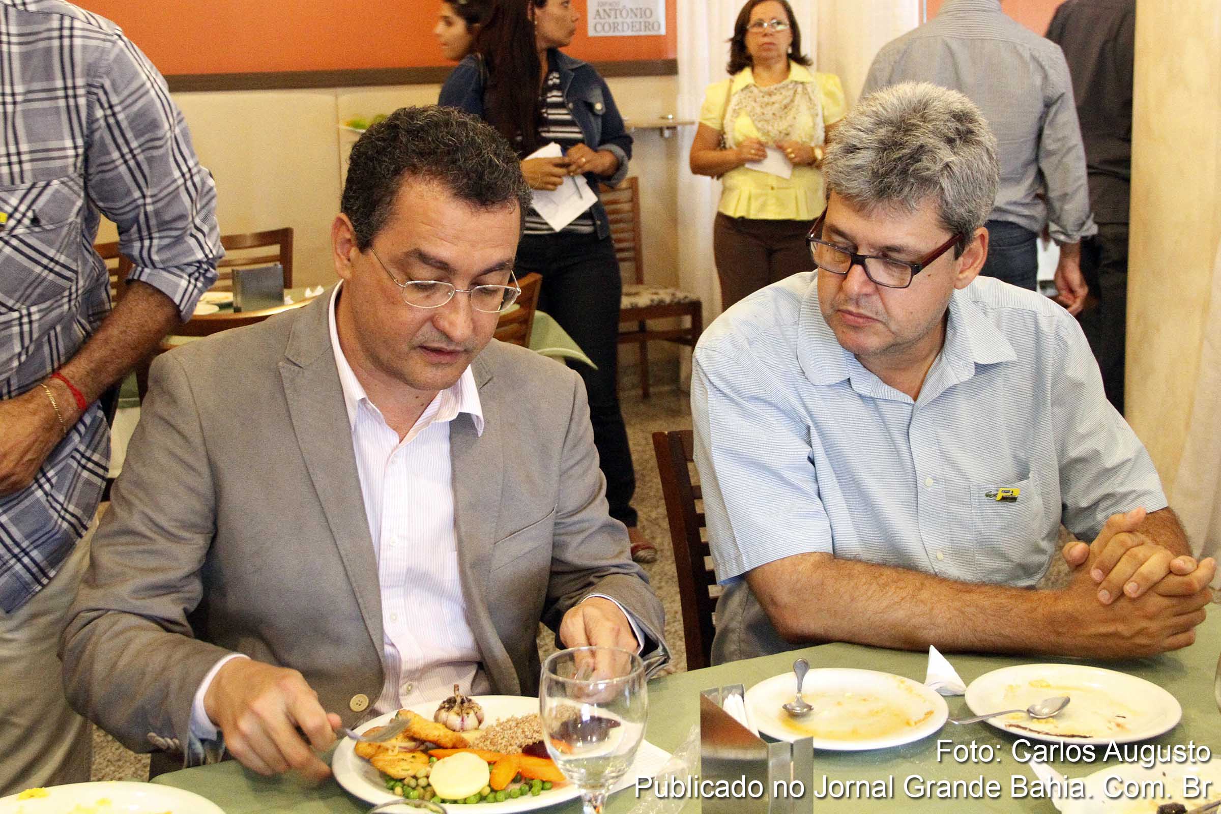 Rui Costa, Chefe da Casa Civil do Governo da Bahia e o prefeito de São Gonçalo, Furão. Prefeito destaca estudo realizado pelo governo do estado.