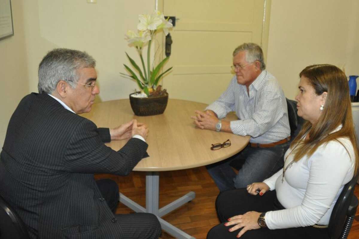 Deputado Zé Neto e diretoria do Dom Pedro discutem processo de implantação dos atendimentos de alta especialidade no transplante de rins e córnea em Feira de Santana