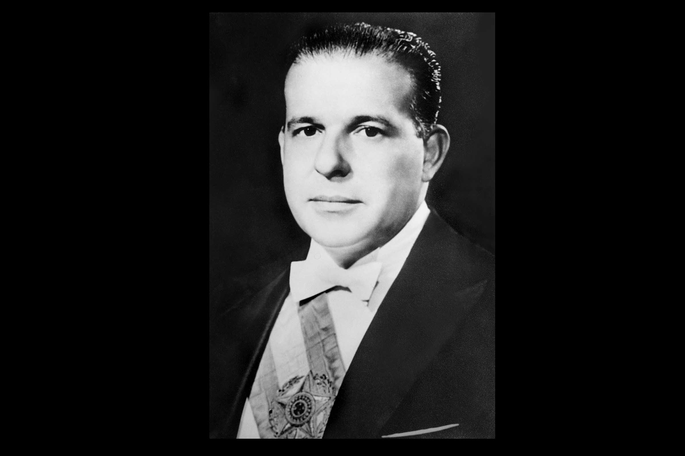 João Belchior Marques Goulart (São Borja, 1º de março de 1919 — Mercedes, 6 de dezembro de 1976), conhecido popularmente como "Jango", foi um político brasileiro e o 24° presidente de seu país, de 1961 a 1964. Antes disso, também foi vice-presidente, de 1956 a 1961, tendo sido eleito com mais votos que o próprio presidente, Juscelino Kubitschek.