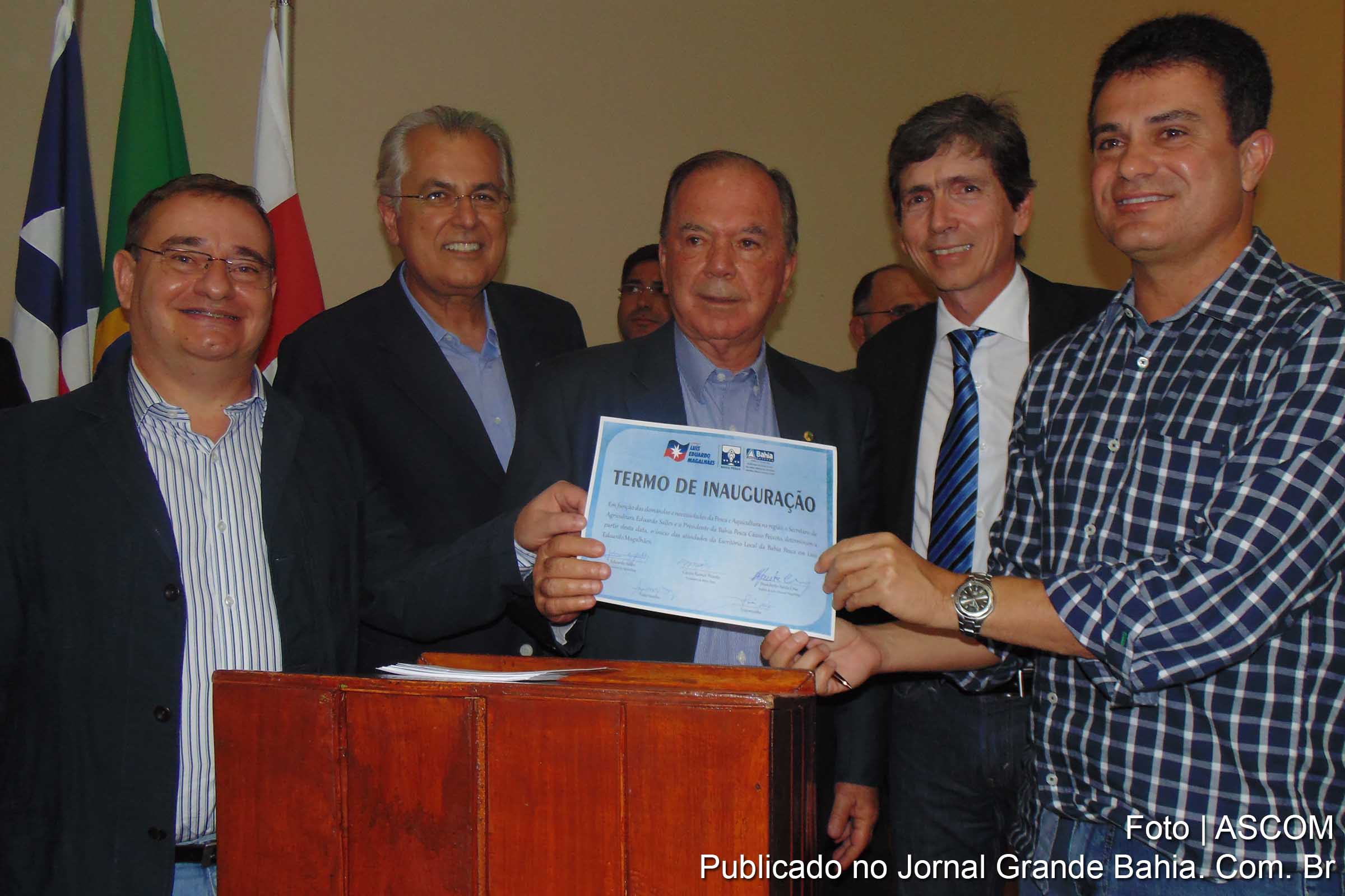 João Leão, Eduardo Salles e lideranças celebram investimentos.