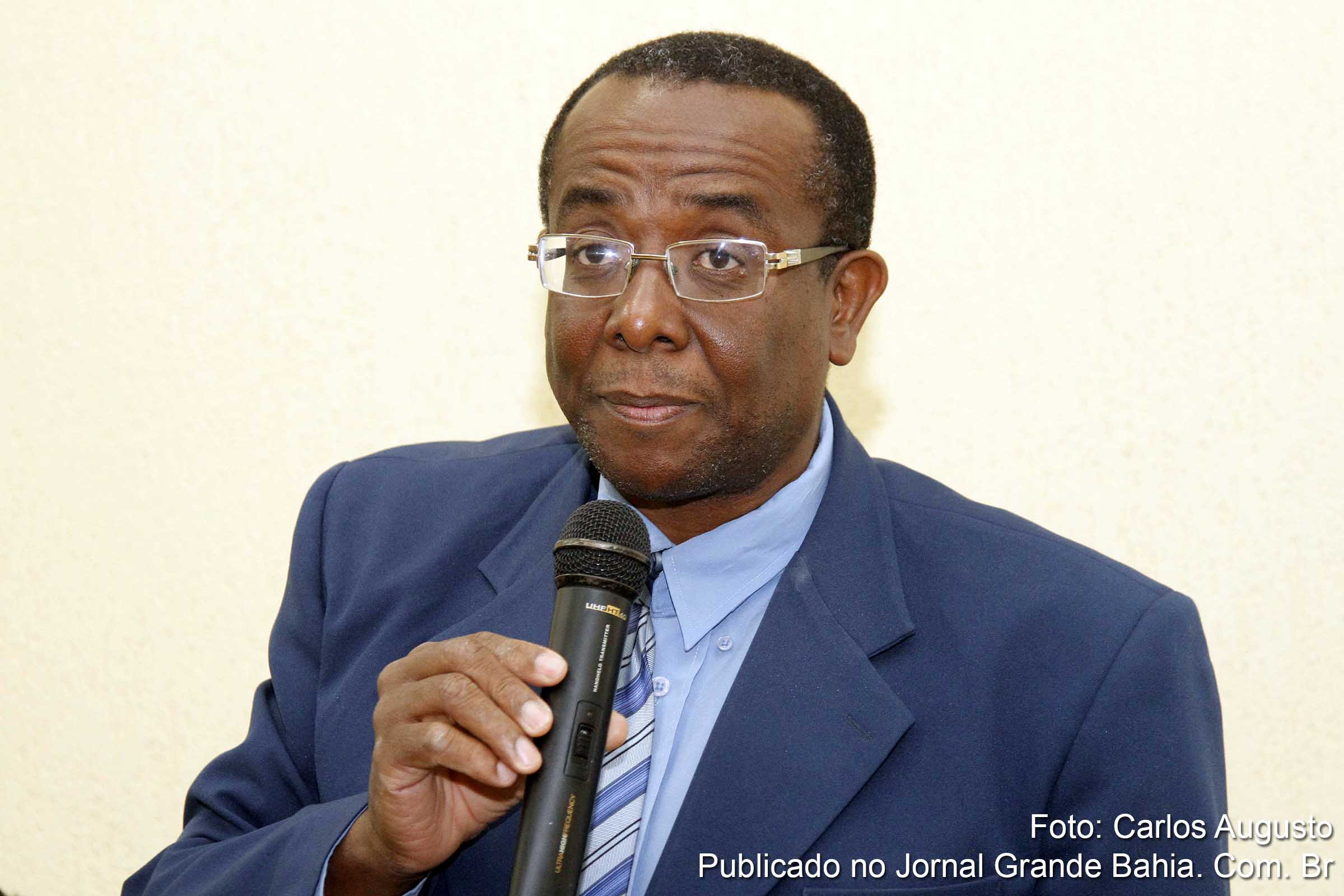 Justiniano Oliveira França, presidente Câmara Municipal de Feira de Santana. Concurso é prorrogado.