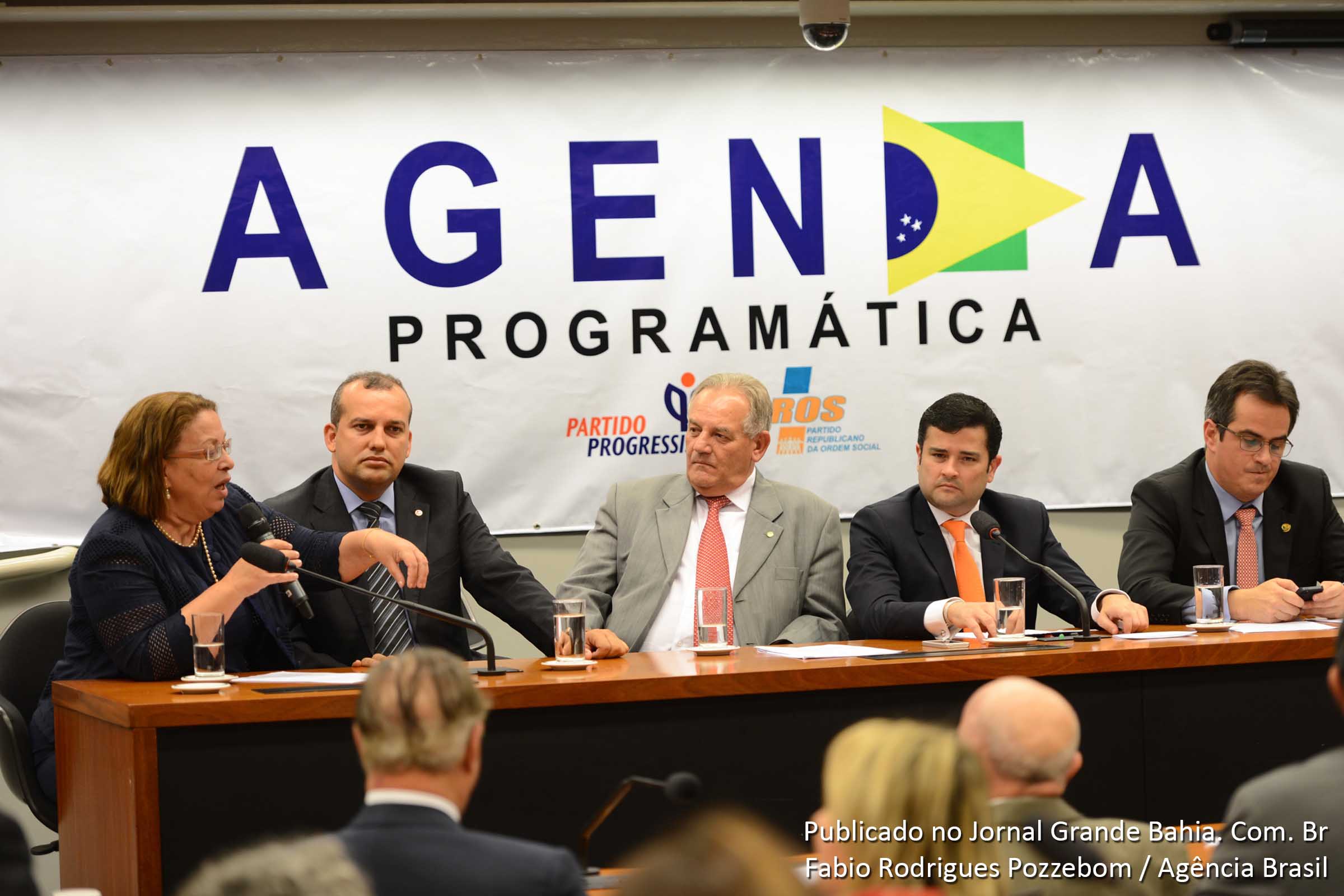 Lideranças do PP e do PROS debatem conteúdo programático.