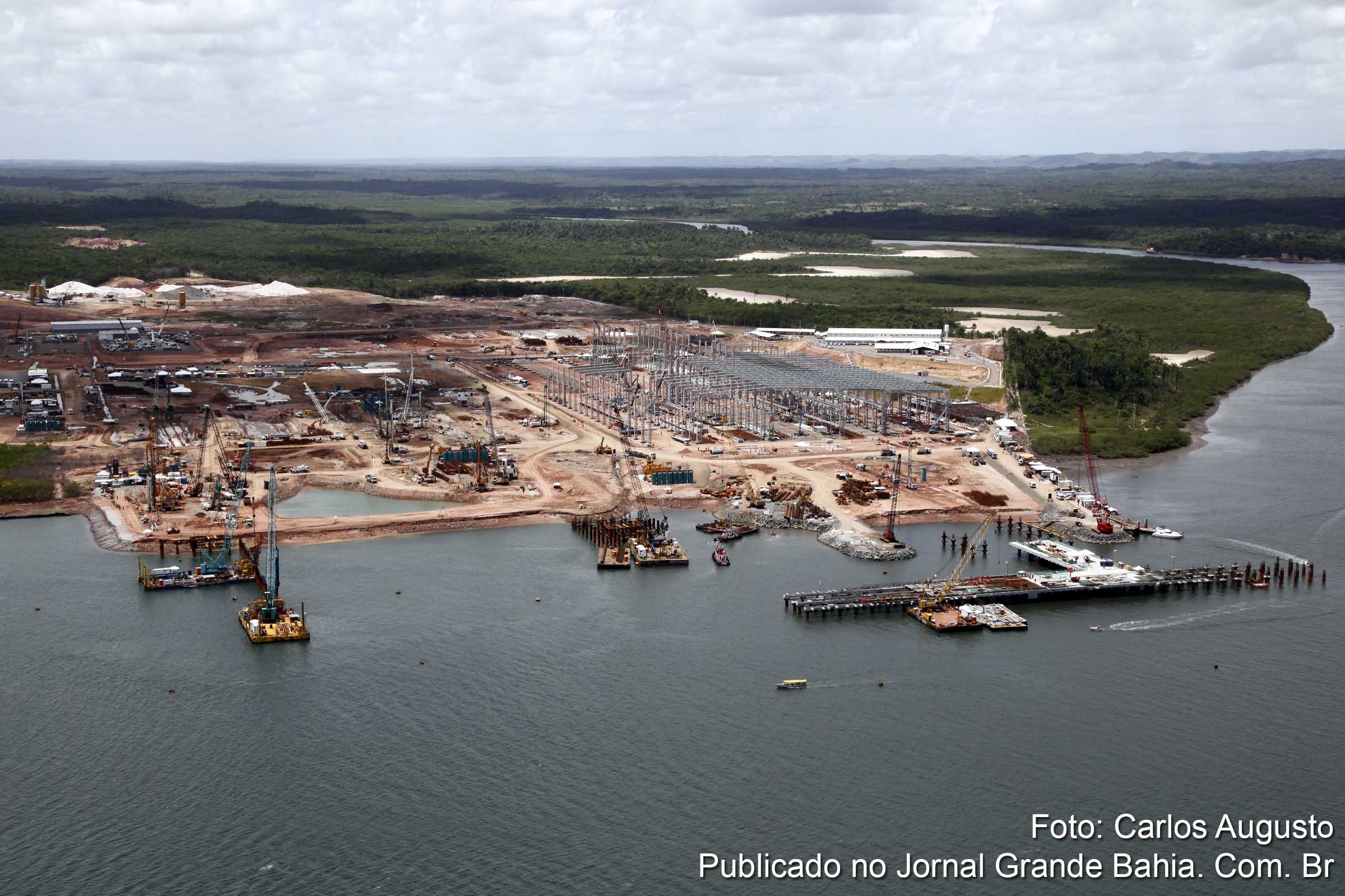 Vista aérea da construção do Estaleiro Enseada do Paraguaçu. (Foto: Carlos Augusto | Jornal Grande Bahia)