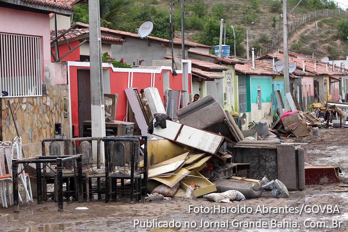 Governo presta assistência aos moradores do município de Lajedinho.
