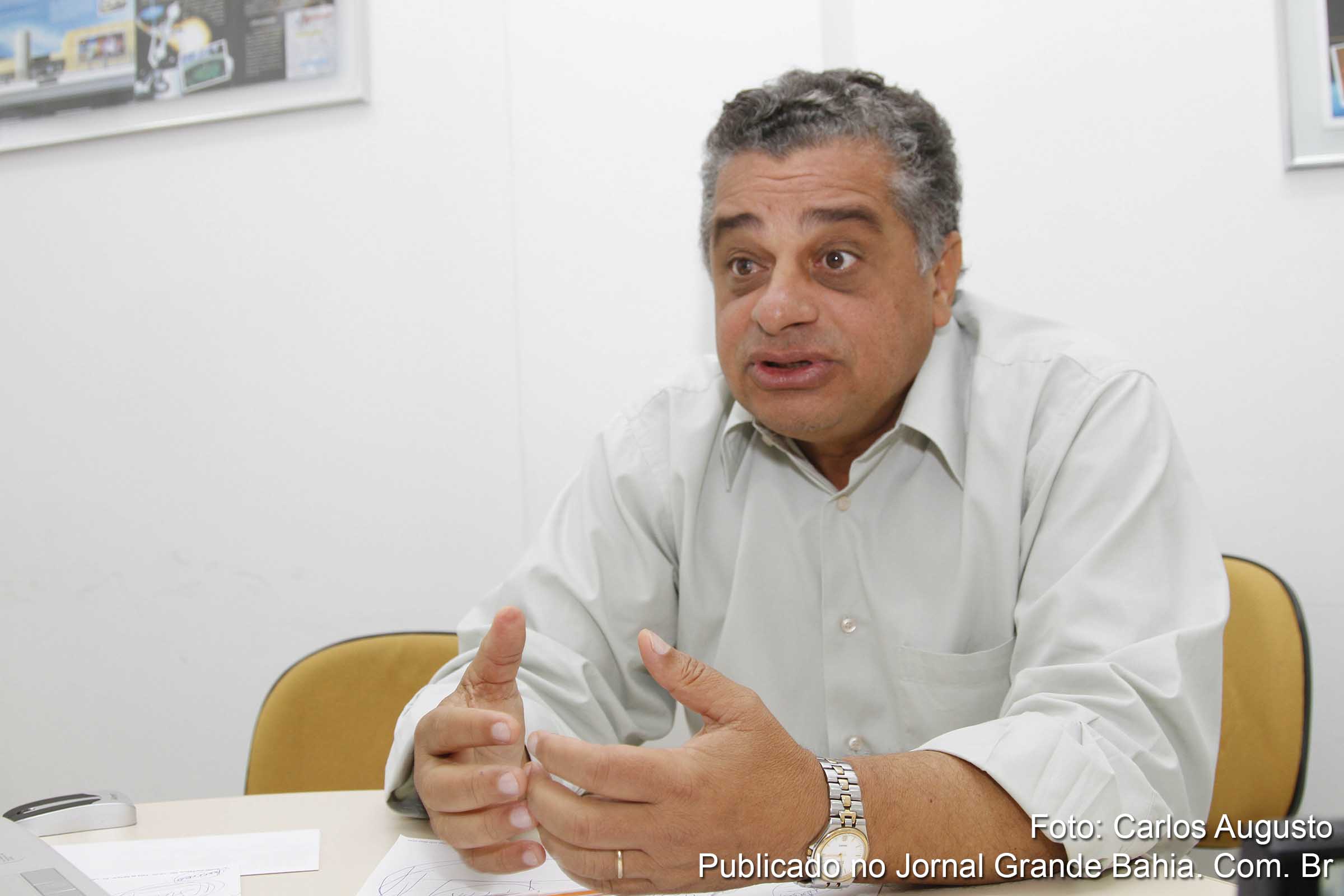 O ex-prefeito Tarcízio Pimenta ingressa com pedido de reconsideração junto ao Tribunal de Contas dos Municípios.