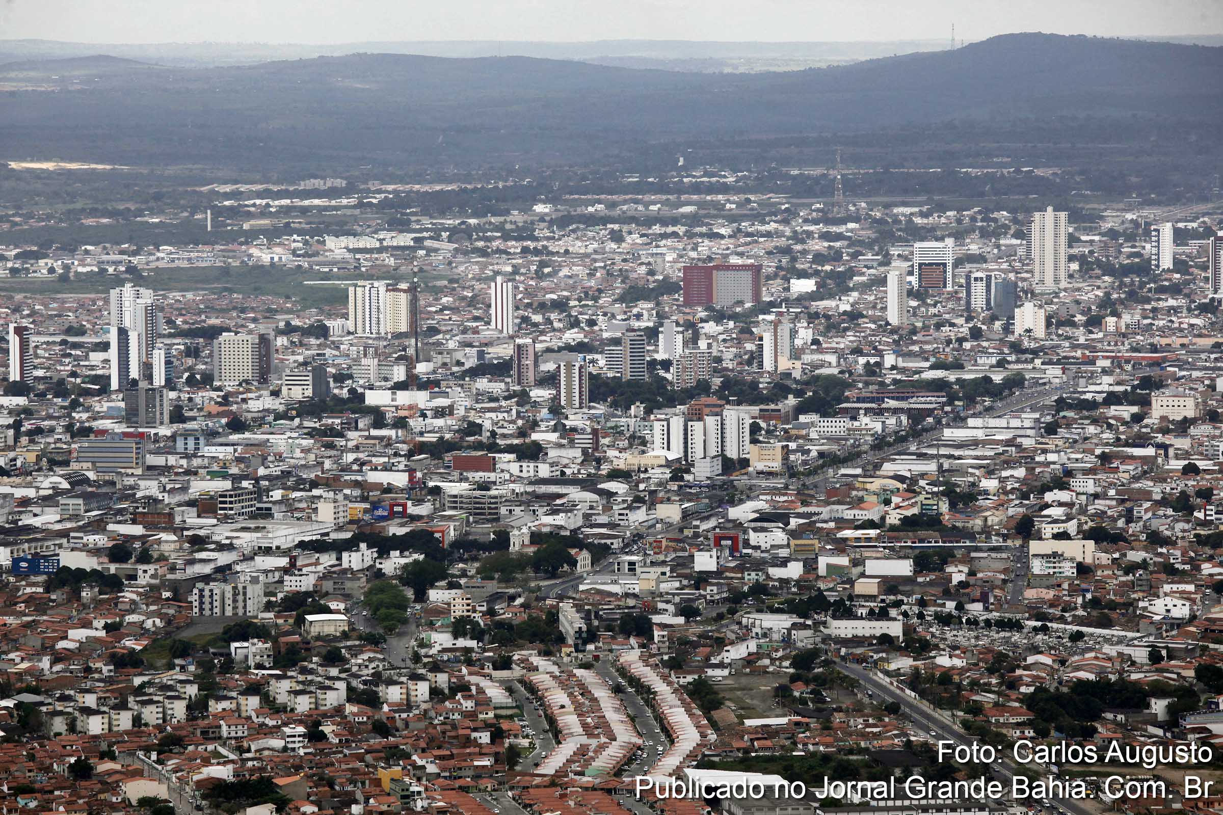 Vista aérea de Feira de Santana. A quadra de Feira será construída na Escola Estadual Eraldo Tinoco de Mello, na Rua Senador Quintino, bairro Eucalipto.