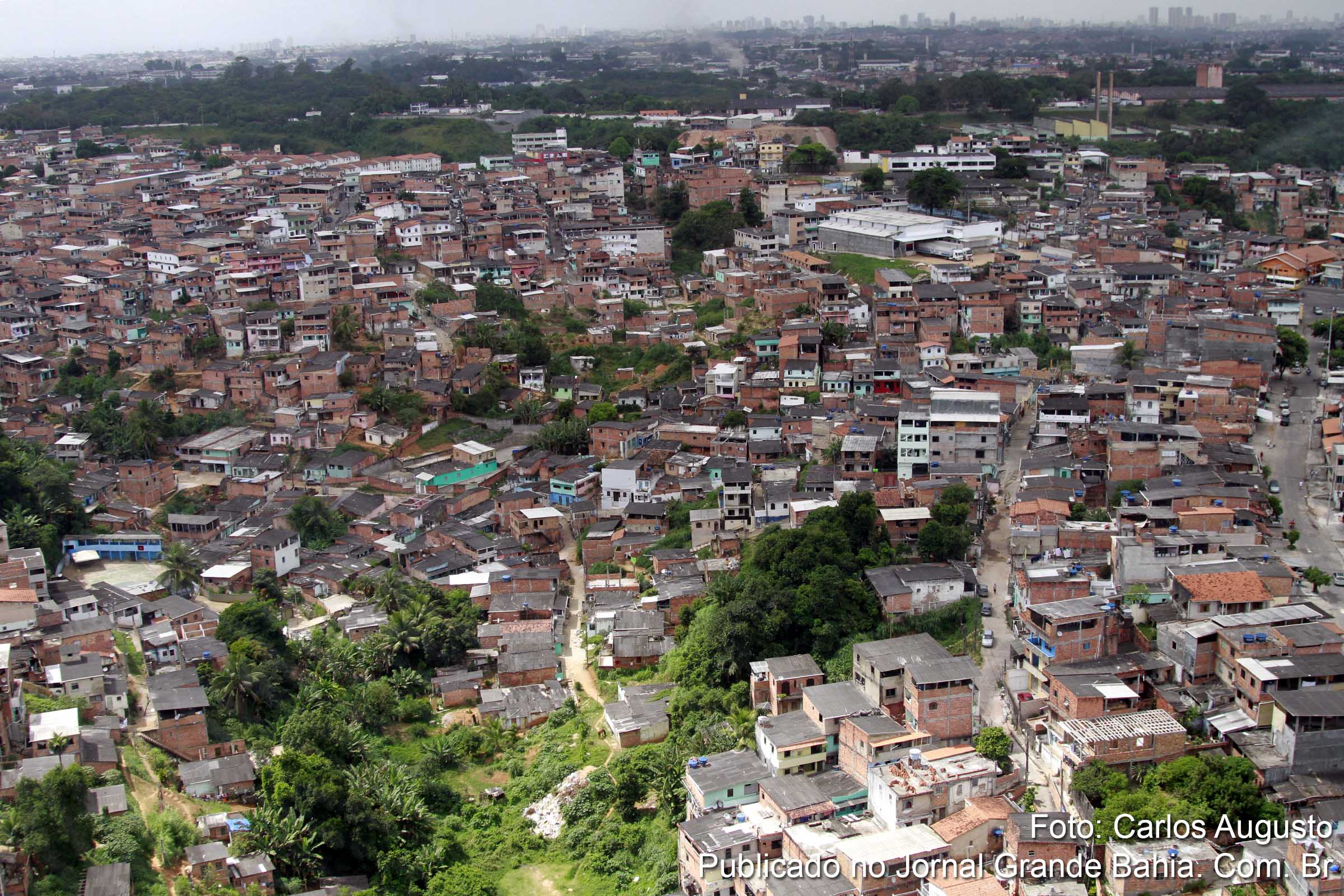 Vista aérea do subúrbio de Salvador. (Foto: Carlos Augusto | Jornal Grande Bahia)