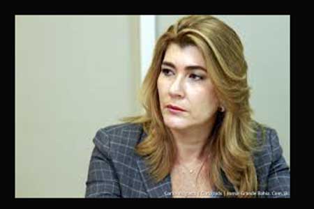 A deputada Graça Pimenta saiu do PR e foi para o PMDB.