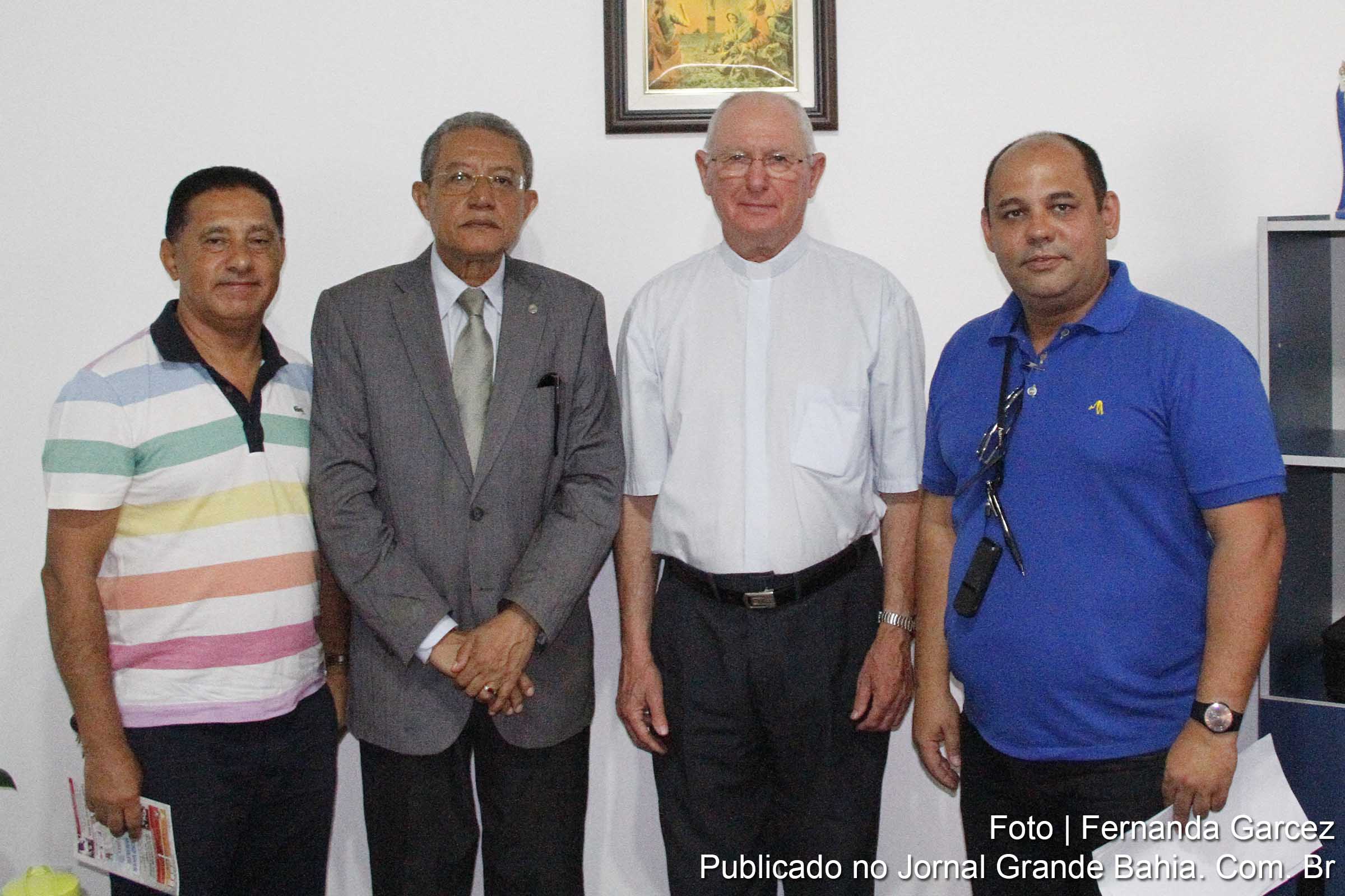 Hamilton Alves de Santana, João Pinho, Dom Itamar Vian e Carlos Augusto. Encontro foi marcado por debate intelectual sobre a desagregação da família.