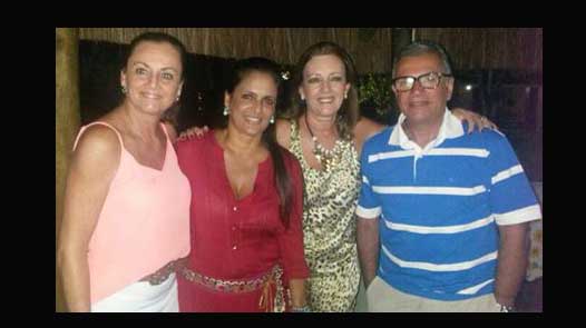 Christhiane e Wilker Carneiro com as irmãs Soraia e Gracinha