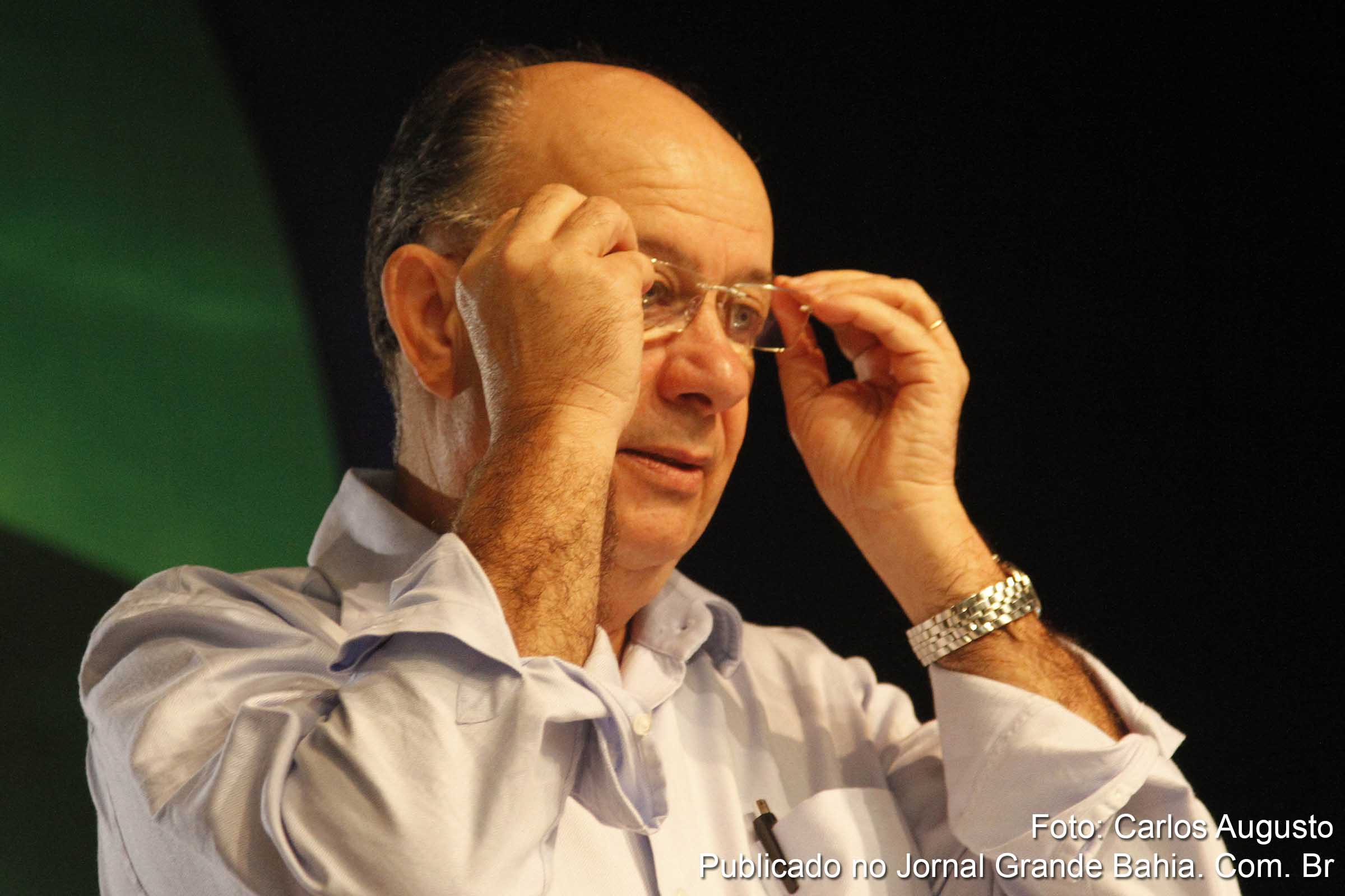 Foram identificadas, durante a gestão de José Ronaldo, irregularidades nas contratações de profissionais para o serviço, que estavam sendo realizadas sem concurso público, e em casos de contratações e demissões de servidores no período eleitoral e pós-eleitoral. (Carlos Augusto | Jornal Grande Bahia)