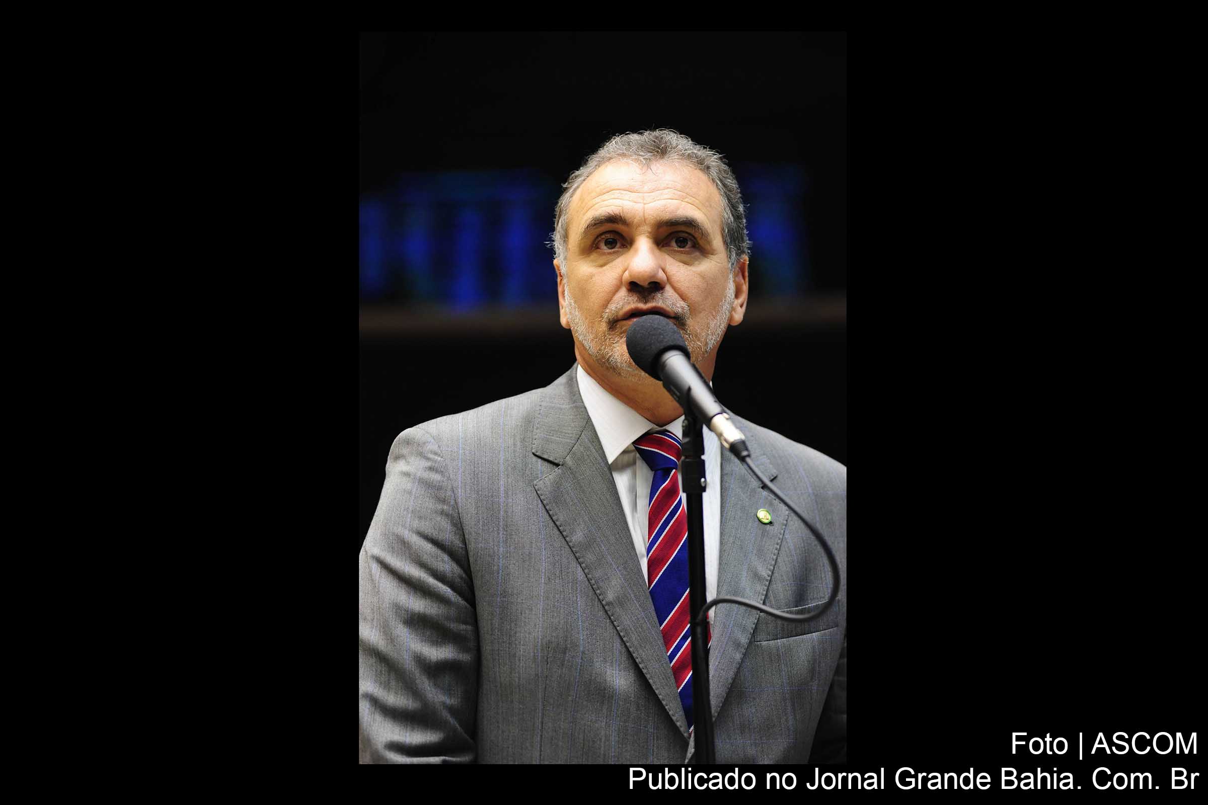 Nelson Pelegrino: “Ele deve parar de brincar com a inteligência dos soteropolitanos, de querer manipular a opinião pública”.