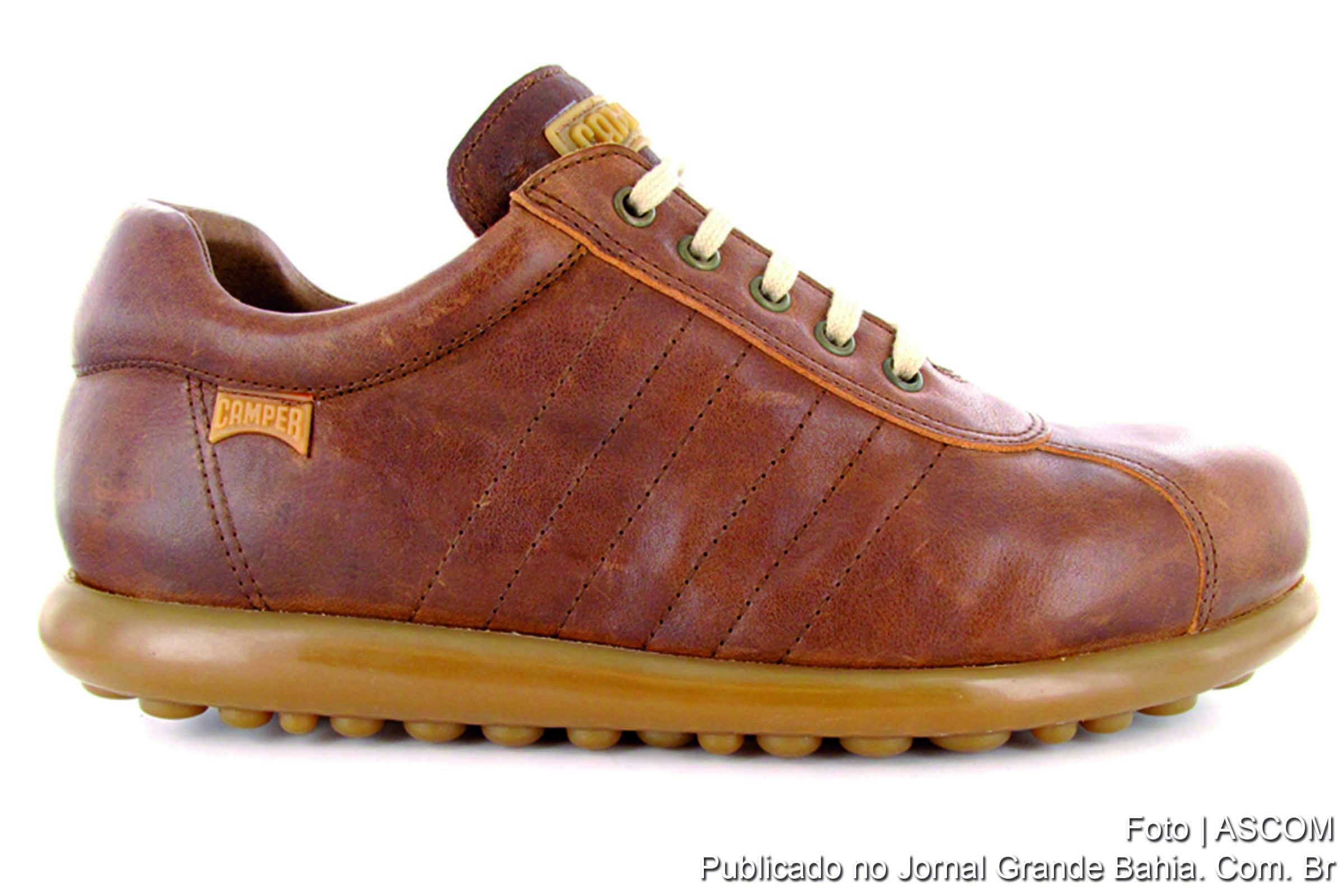 Chuteira Camper é um das peças em exposição em Salvador.