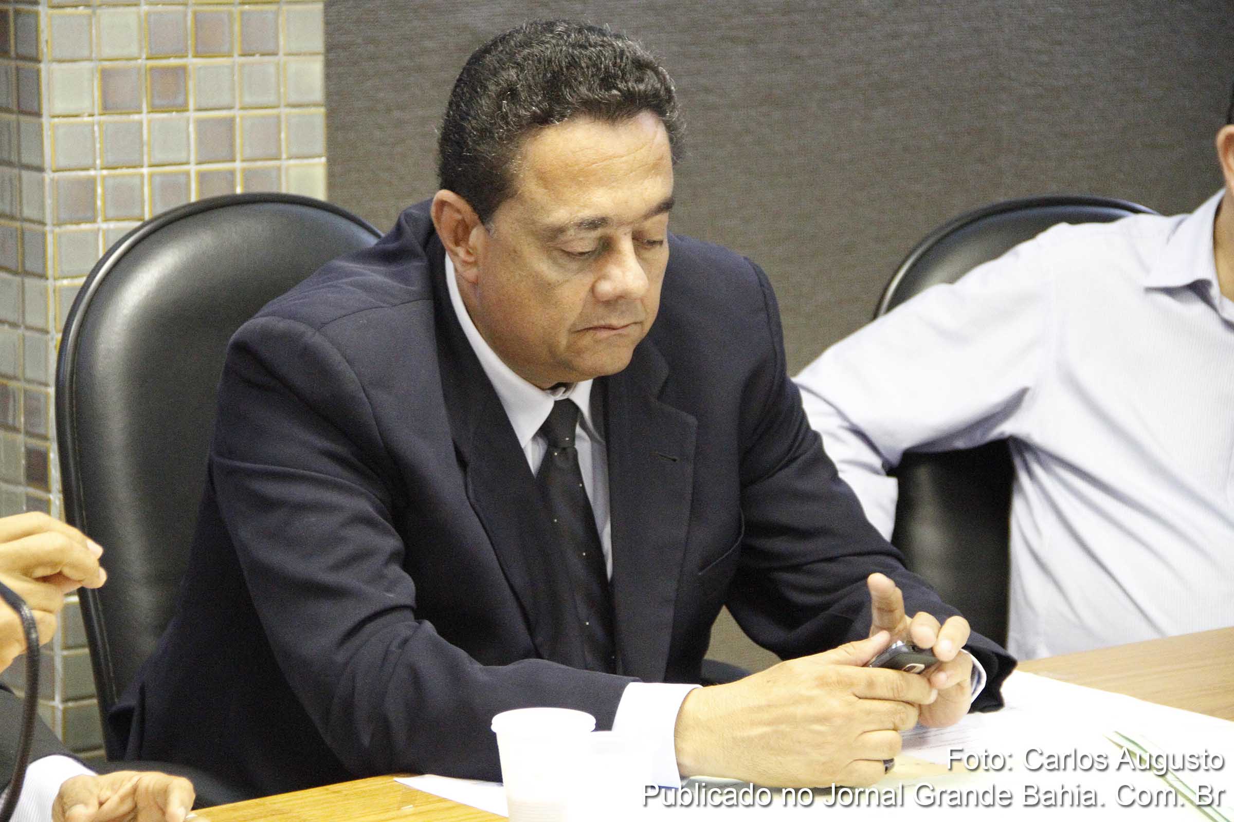 Luciano Simões critica duramente governo Jaques Wagner.