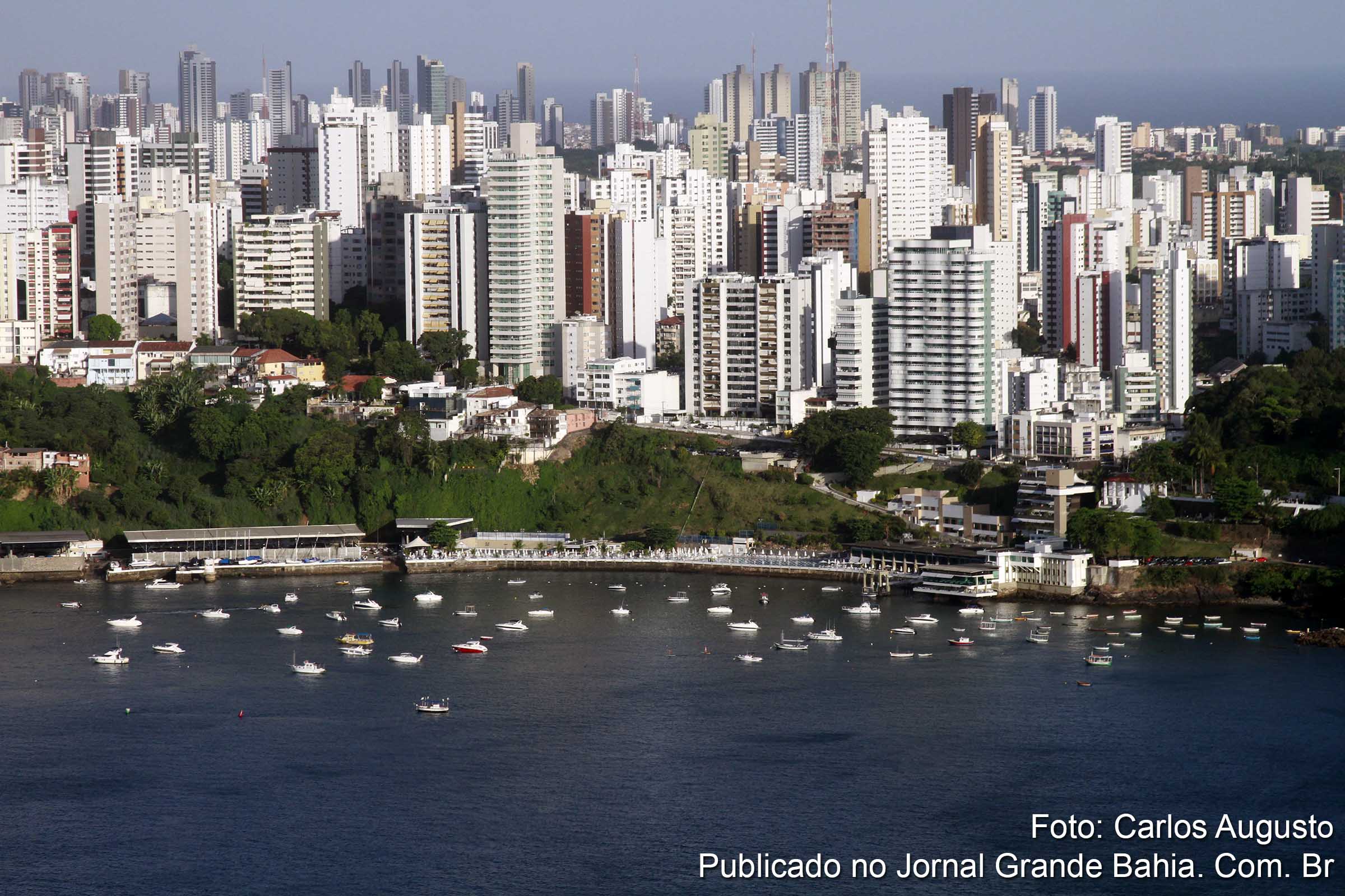 Vista aérea da orla marítima de Salvador. Orquestra de Jazz da universidade de Illinois tem apresentação na cidade. (Foto: Carlos Augusto | Jornal Grande Bahia)