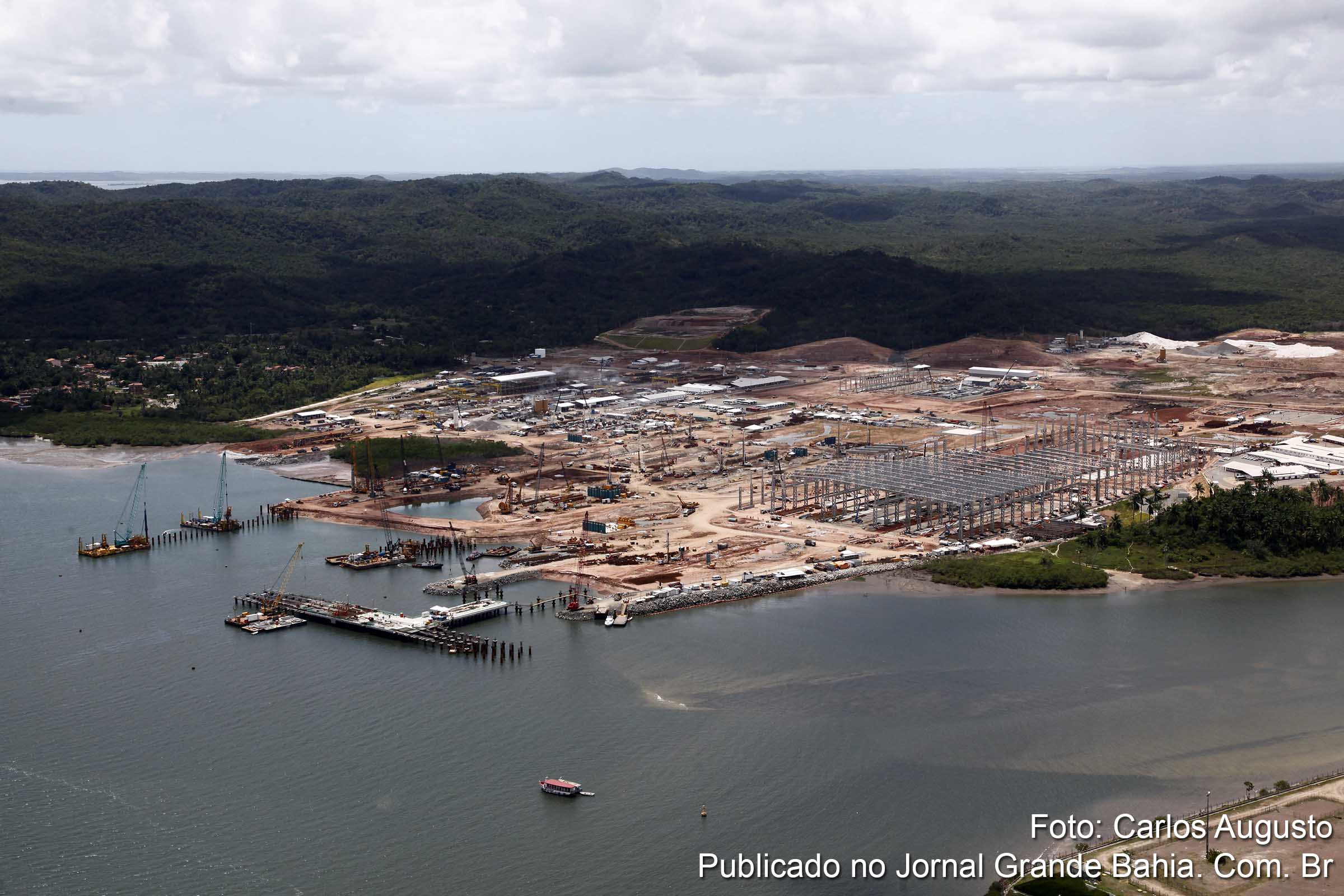 Vista aérea das obras do Estaleiro Enseada do Paraguaçu, em Maragogipe. (Foto: Carlos Augusto | Jornal Grande Bahia)