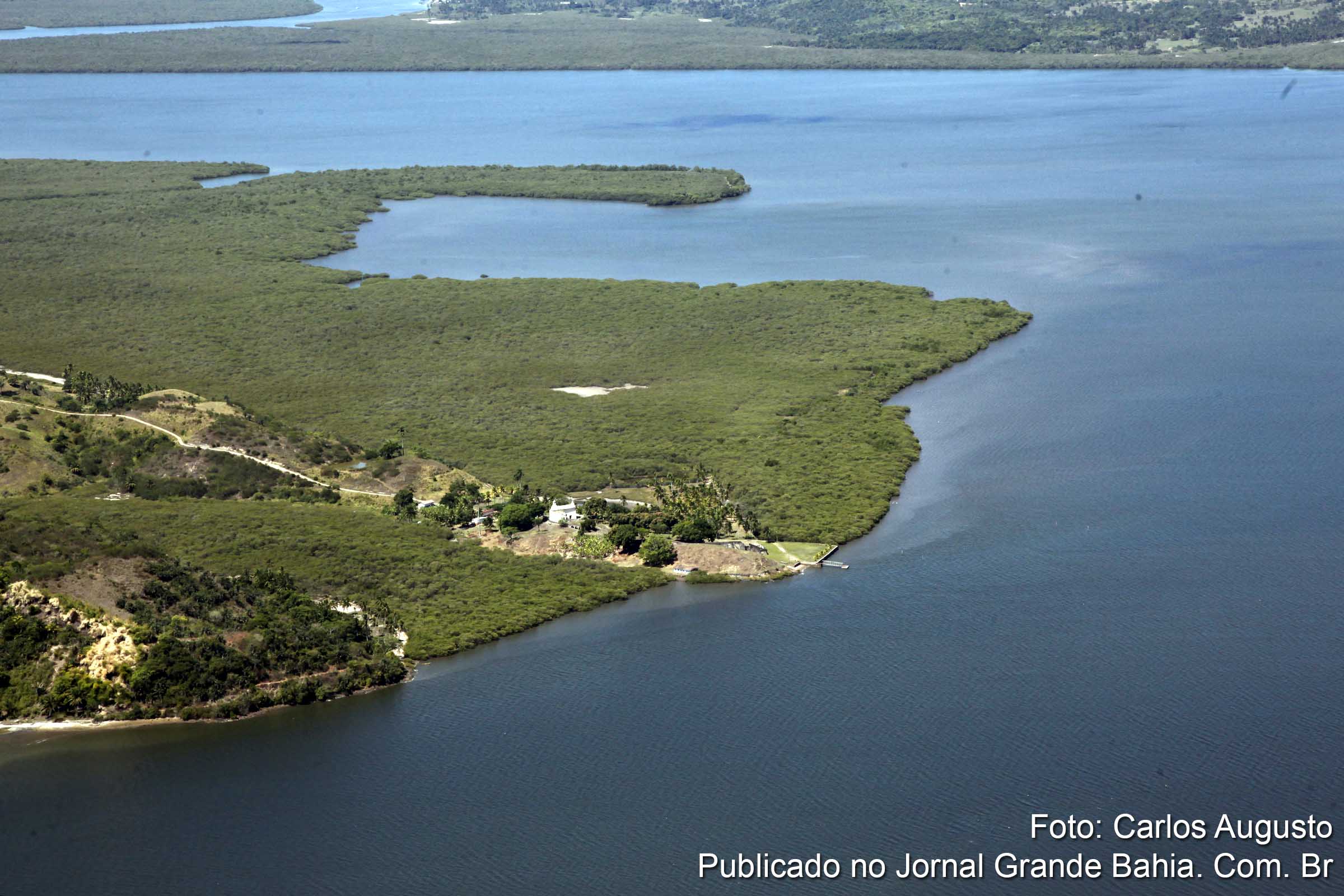 Vista aérea de zona de mangue na baía do Iguape.Governo do Estado investe no repovoamento de caranguejos. (Foto: Carlos Augusto | Jornal Grande Bahia)