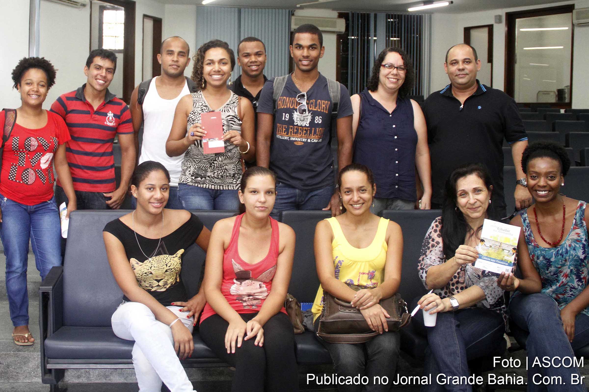 Alunos e professores participam de encontro na UFRB sobre educação na Alemanha.