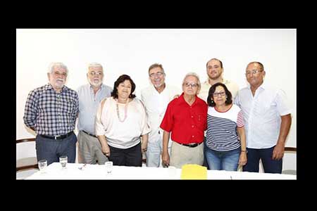 Lídice da Mata e os novos filiados ao PSB de Feira de Santana.