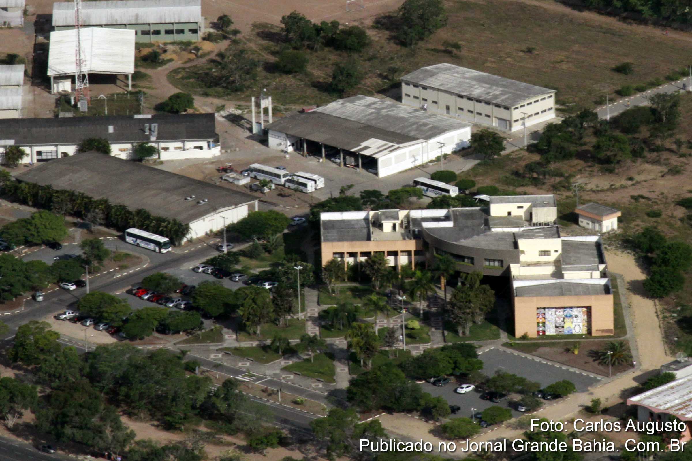 Vista aérea da reitoria da Universidade Estadual de Feira de Santana. (Foto: Carlos Augusto | Jornal Grande Bahia)
