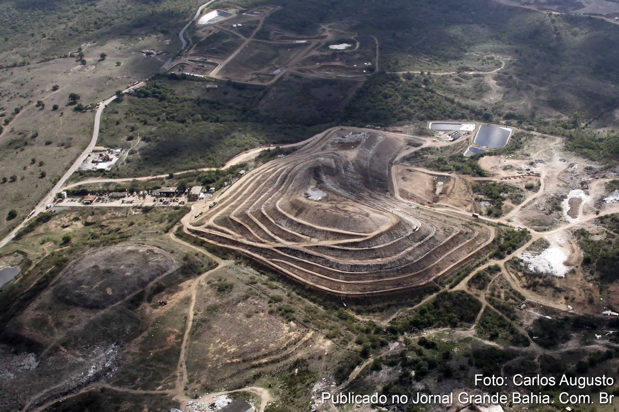 Vista aérea do aterro da Sustentare em Feira de Santana. (Foto: Carlos Augusto | Jornal Grande Bahia)