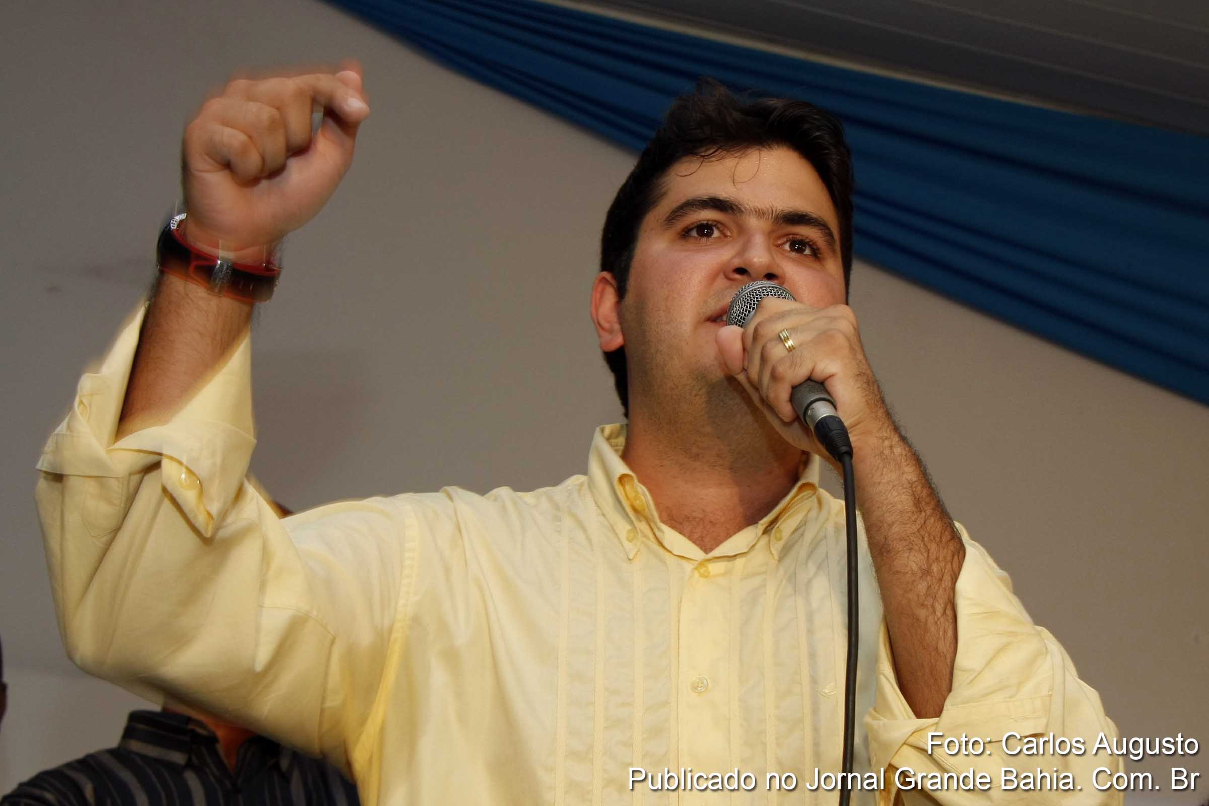 O Tribunal de Contas dos Municípios multou em R$ 10 mil o ex-prefeito de Coração de Maria, Diego Henrique Silva Cerqueira Martins.