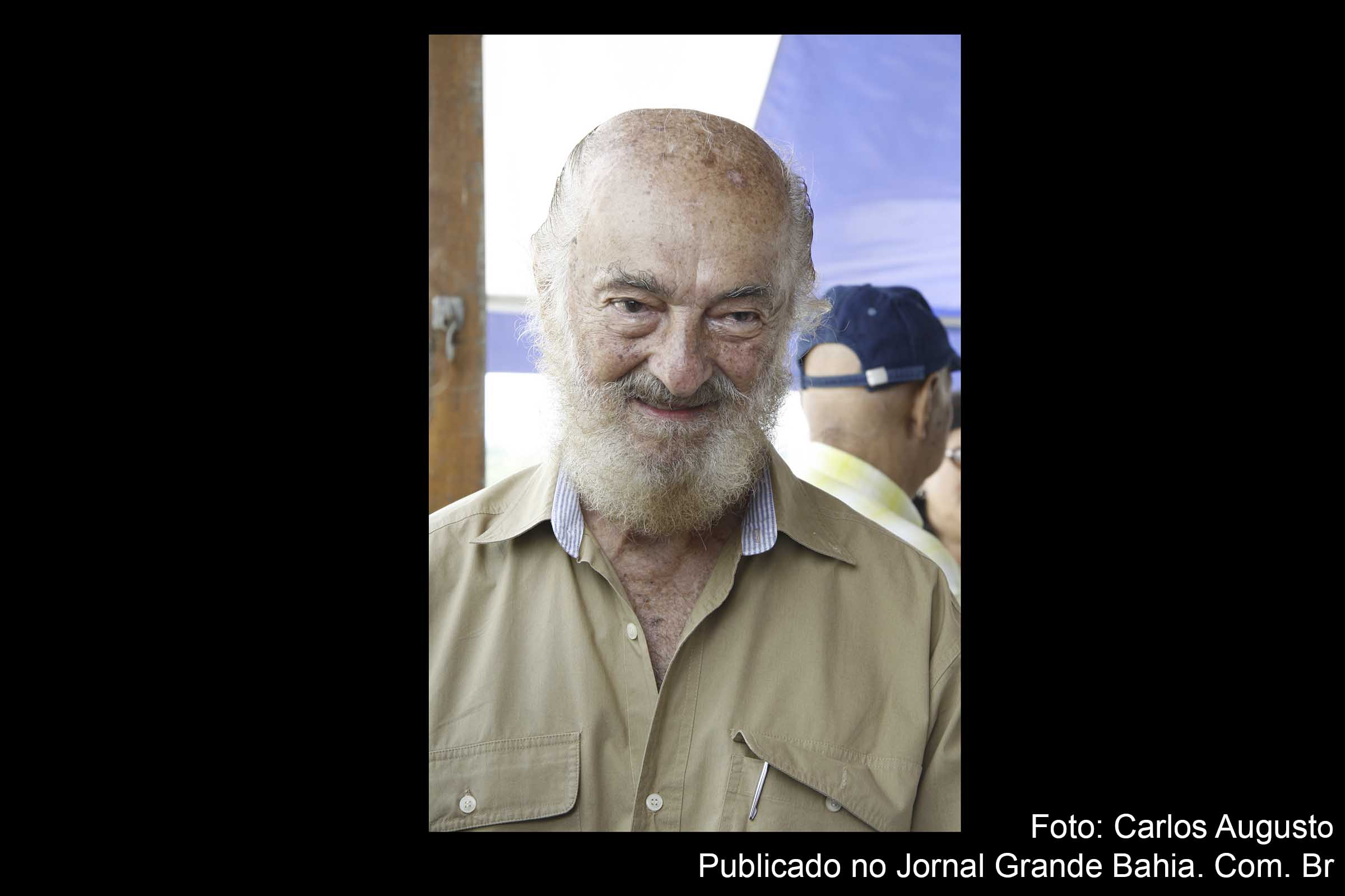 Francisco José Pinto dos Santos (Feira de Santana, 16 de abril de 1930 — Salvador, 19 de fevereiro de 2008) foi um advogado e político brasileiro que exerceu quatro mandatos de deputado federal pela Bahia e se destacou como integrante do “grupo autêntico” do Movimento Democrático Brasileiro que pregava uma oposição mais contundente ao Regime Militar de 1964 em contraposição à postura comedida do “grupo moderado”. Era conhecido também pelo epíteto de Chico Pinto.