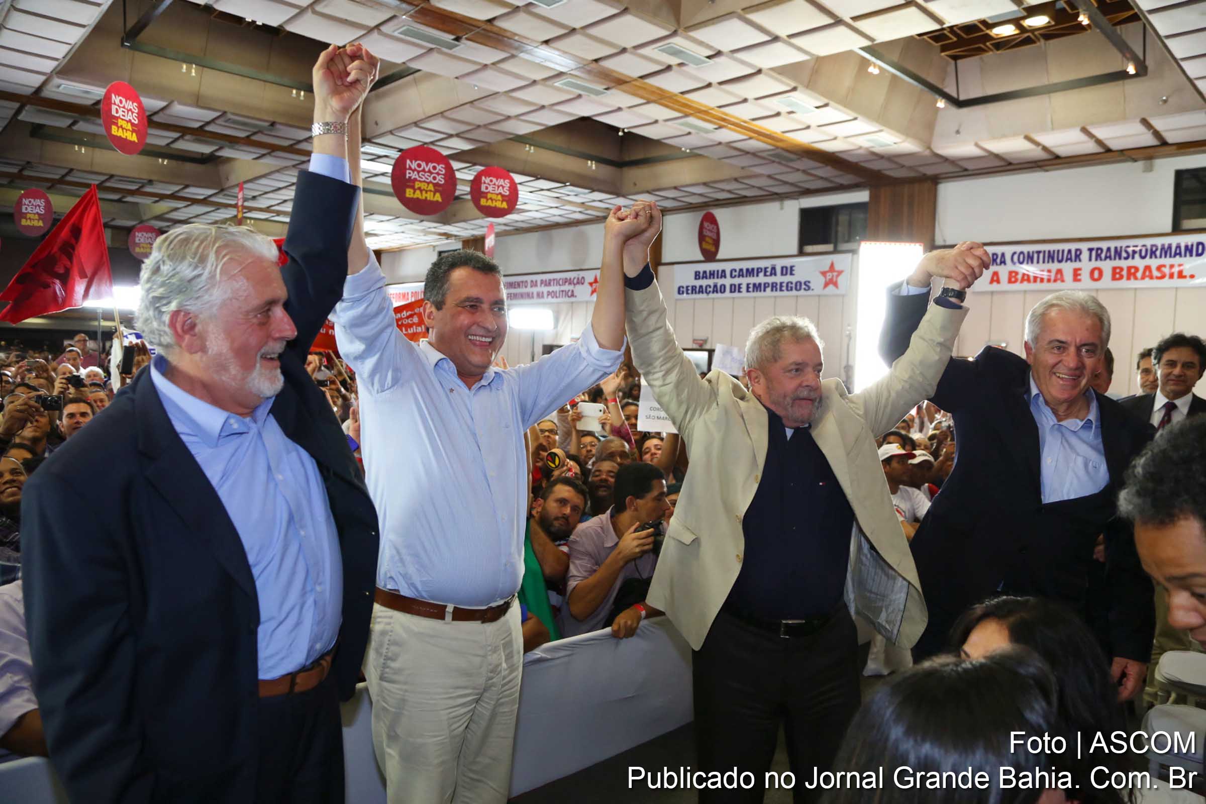 Jaques Wagner, Rui Costa, Lula e Otto Alencar celebram momento político.