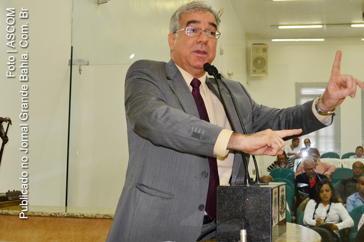 Zé Neto critica duramente gestão de José Ronaldo.