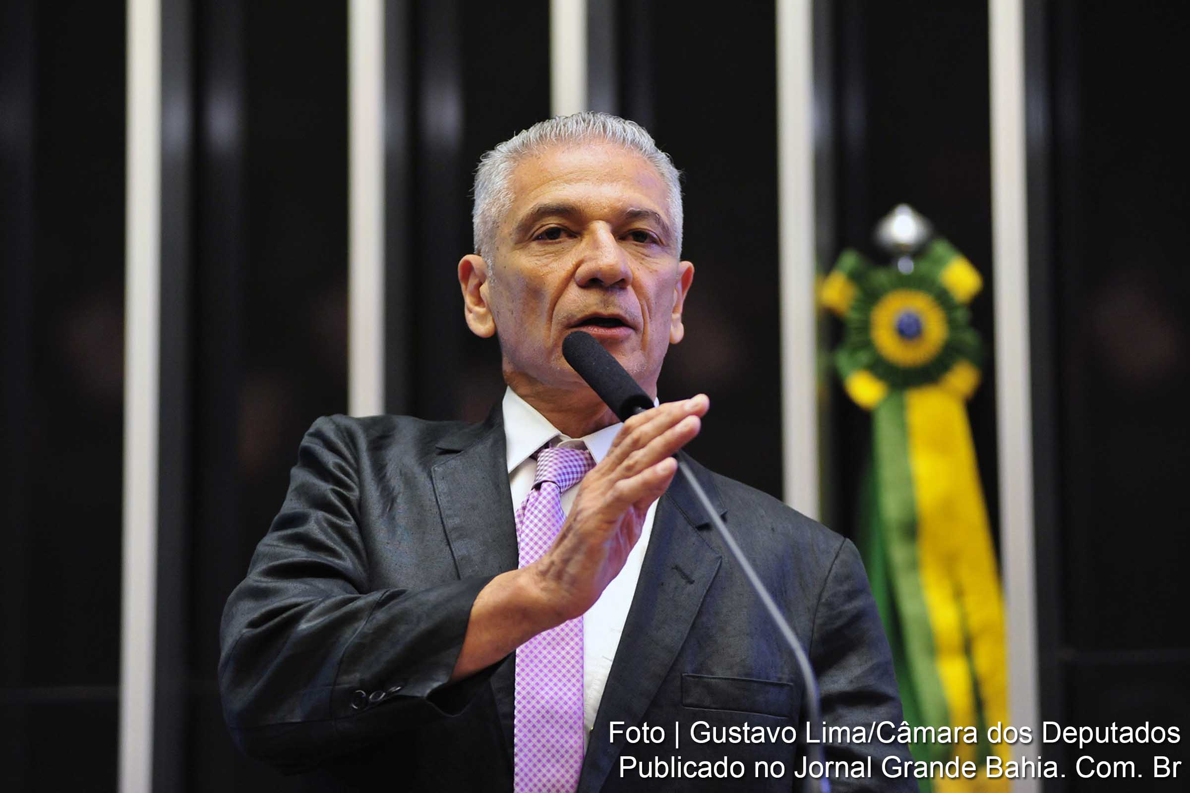 Ângelo Vanhoni: “Nós sabemos que investindo na base do processo educacional garantimos a permanência das crianças e damos mais qualidade para o sistema educacional brasileiro”.