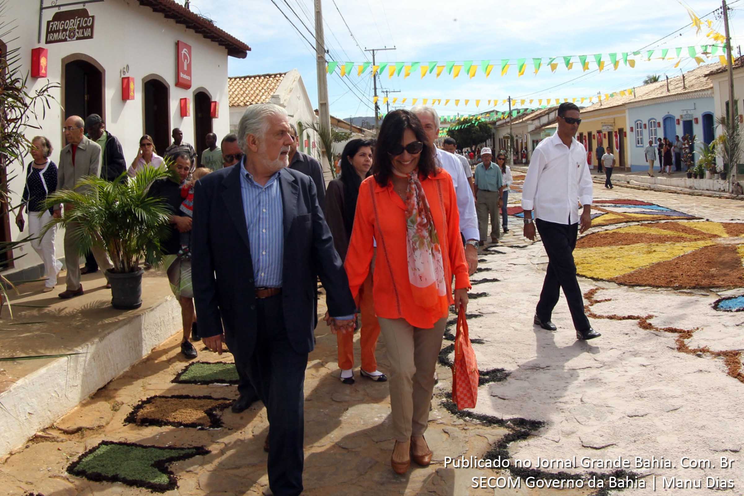 Governador Jaques Wagner participa de festejos de Corpus Christi em Rio de Contas