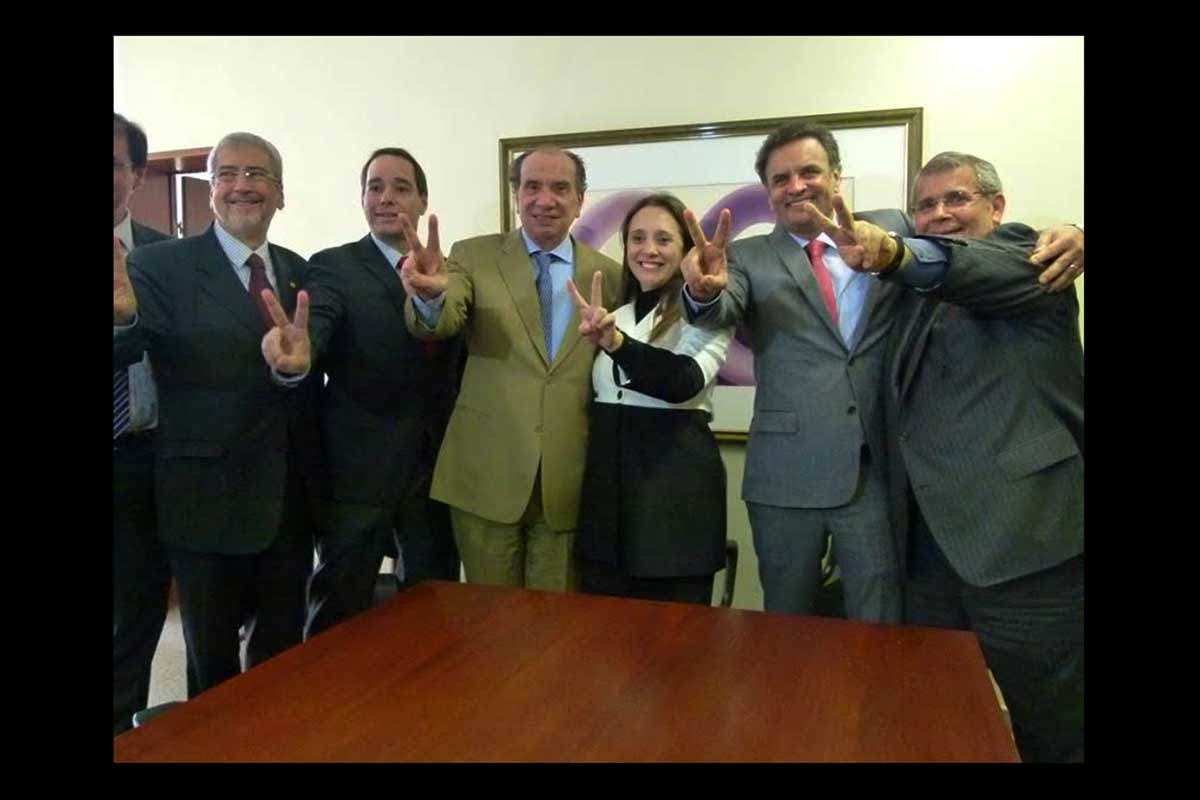 PTC formaliza apoio à candidatura de Aécio Neves.