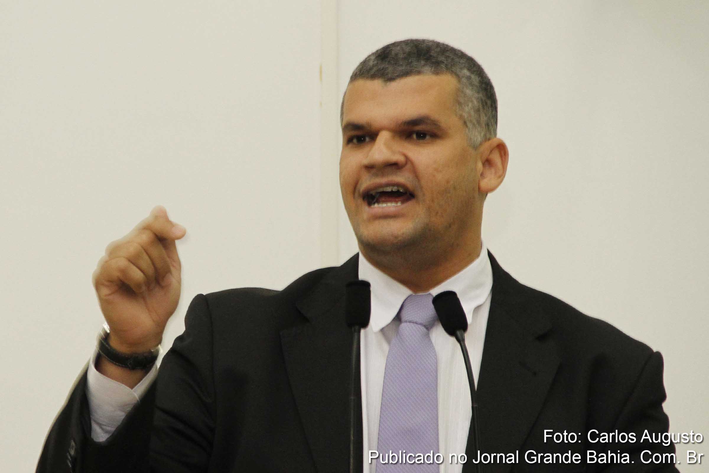 Pablo Roberto: "Estamos acompanhado com frequências denúncias relacionadas à saúde de Feira de Santana. Vemos a secretária de Saúde sendo denunciada pelo Ministério Público.".