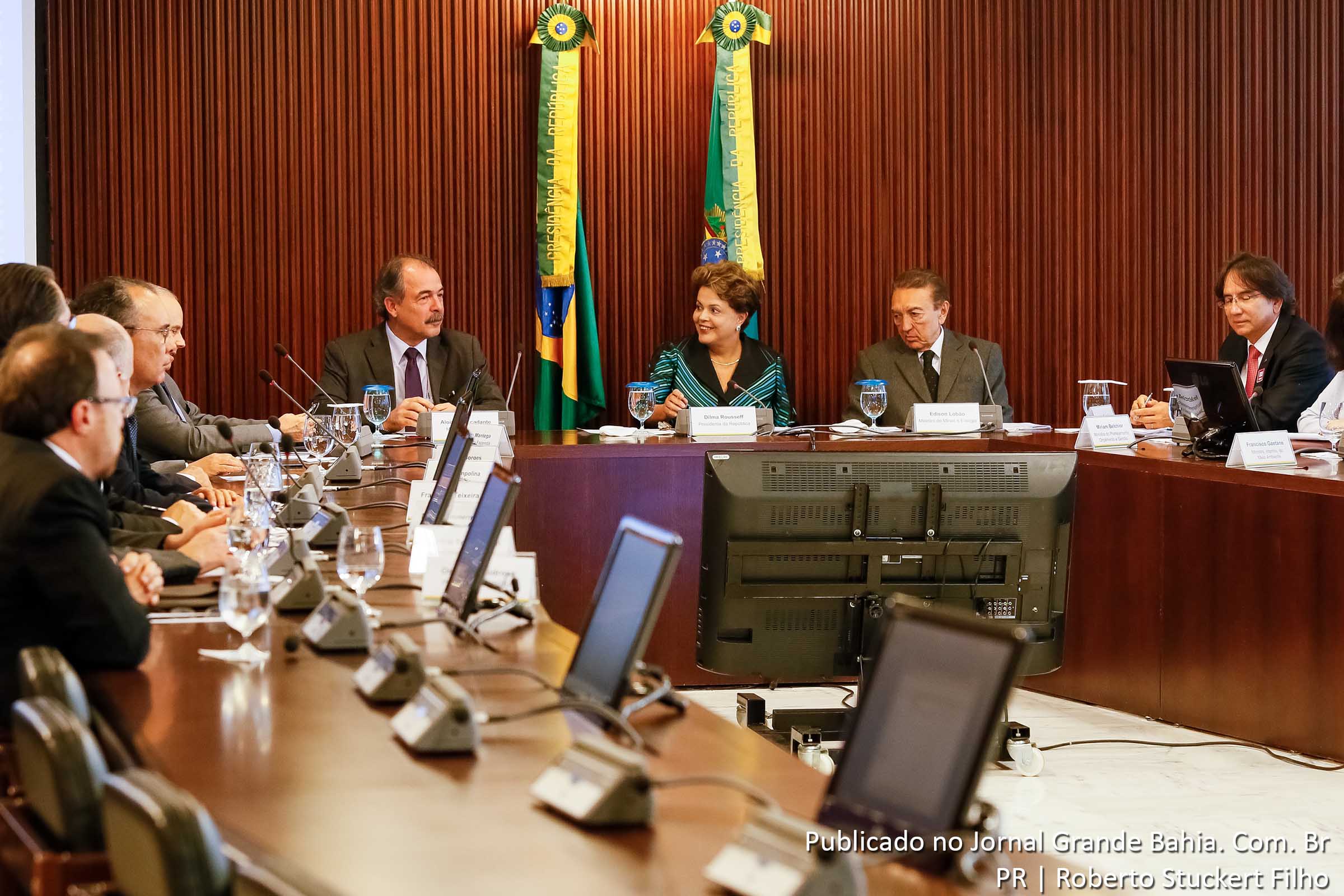 Presidenta Dilma Rousseff durante reunião do Conselho Nacional de Política Energética.