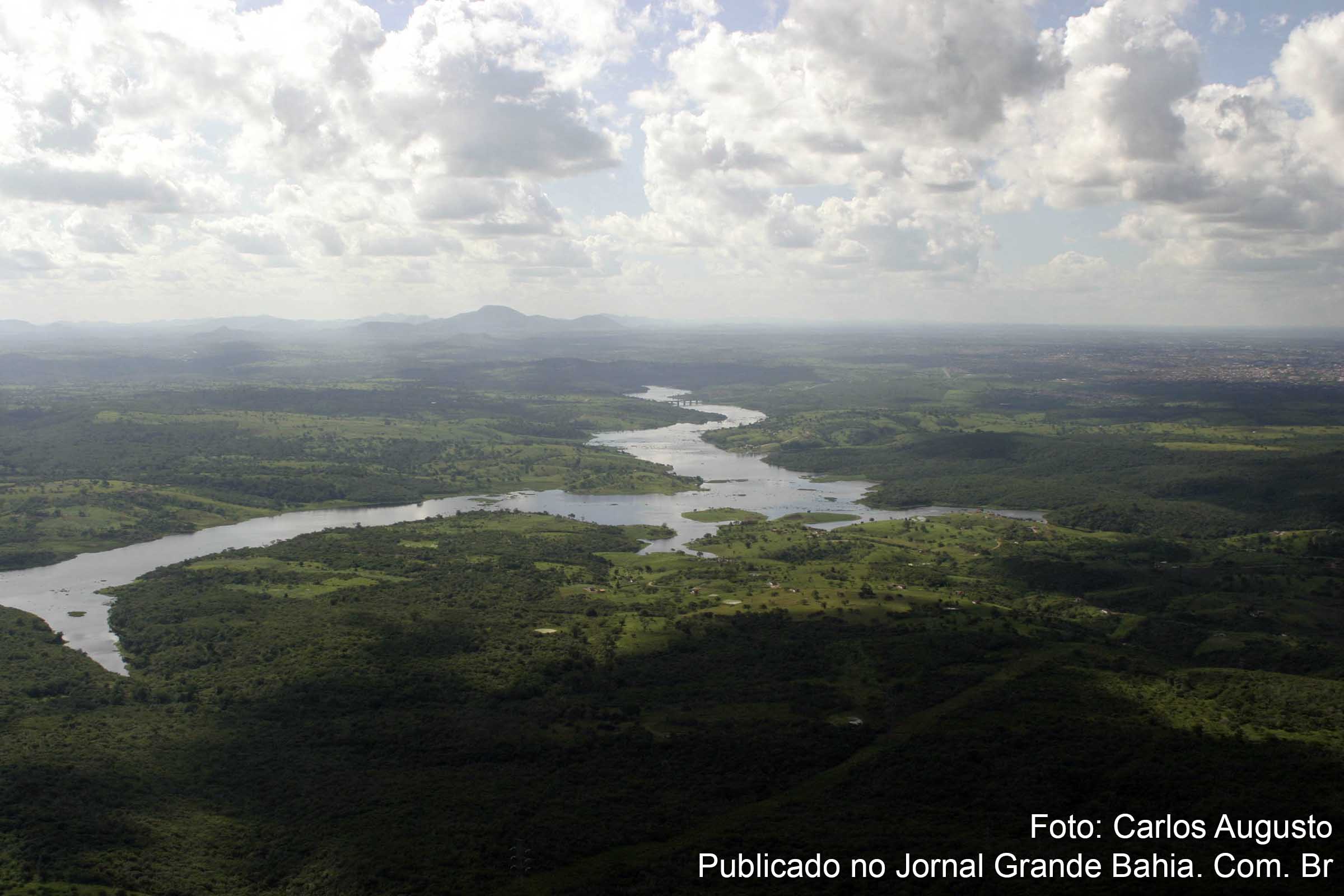 Vista aérea do Rio Jacuípe trecho de Feira de Santana. (Foto: Carlos Augusto | Jornal Grande Bahia)