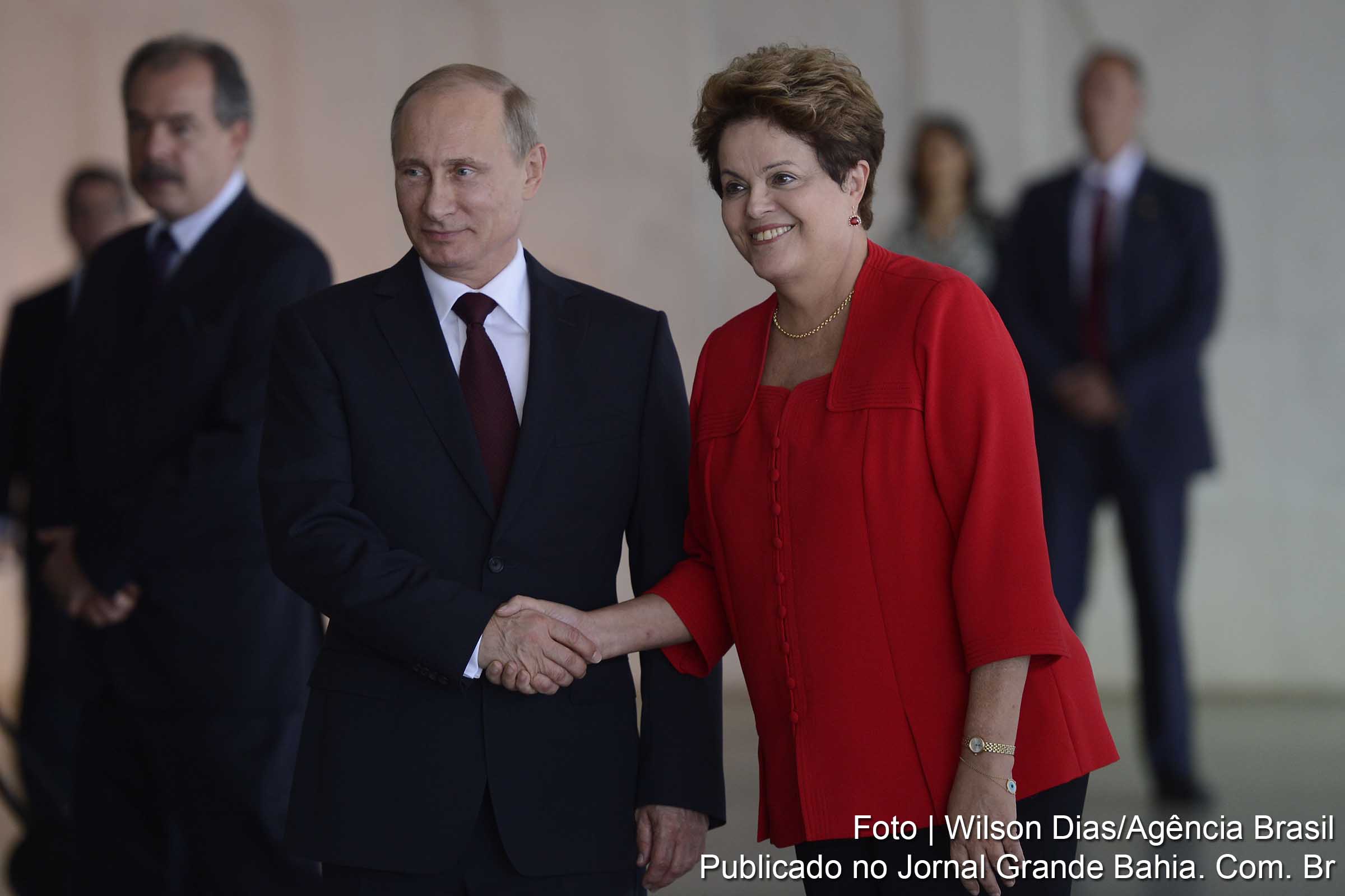 A presidenta Dilma Rousseff recebe o presidente da Rússia, Vladimir Putin, no Palácio do Planalto.Multipolaridade adquire consistência com a criação de banco mundial dos Brics.